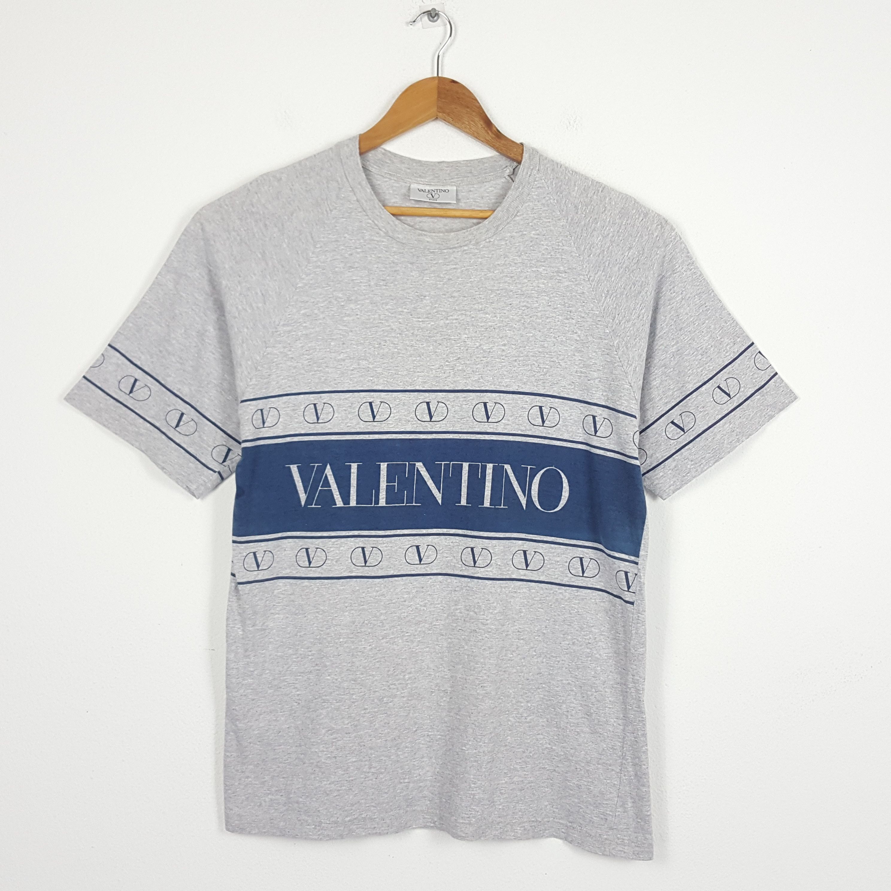 image of Italian Designers x Valentino Vintage Valentino Spell Out Big Logo Design T-Shirt in Grey (Size Lar