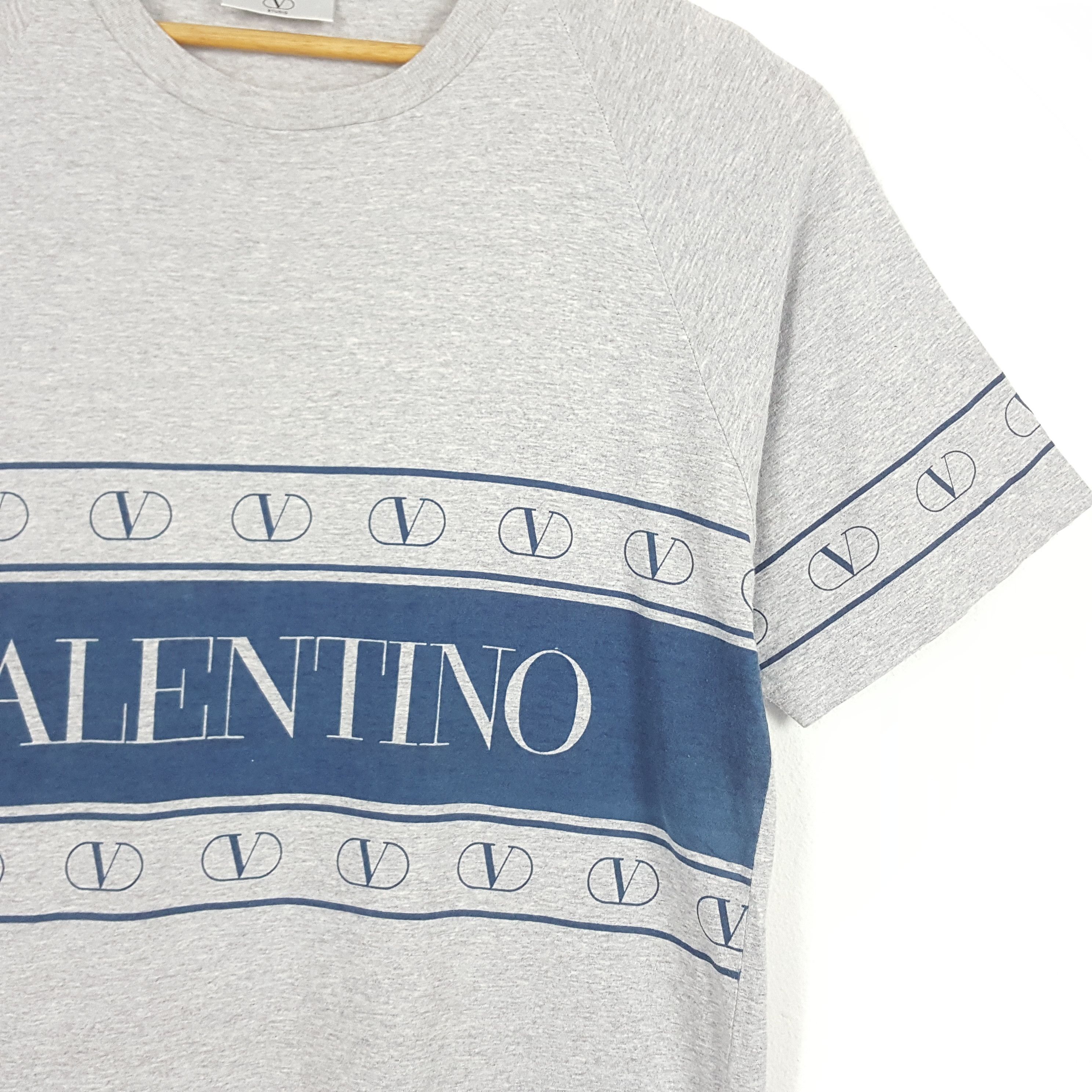 Valentino × Vintage Vintage VALENTINO Spell Out Big Logo Design T-Shirt Size US L / EU 52-54 / 3 - 2 Thumbnail