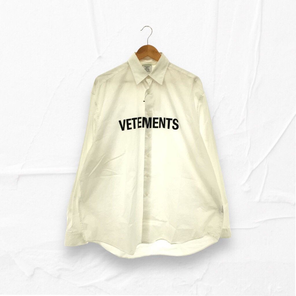 Vetements 21AW Chest Logo Shirt