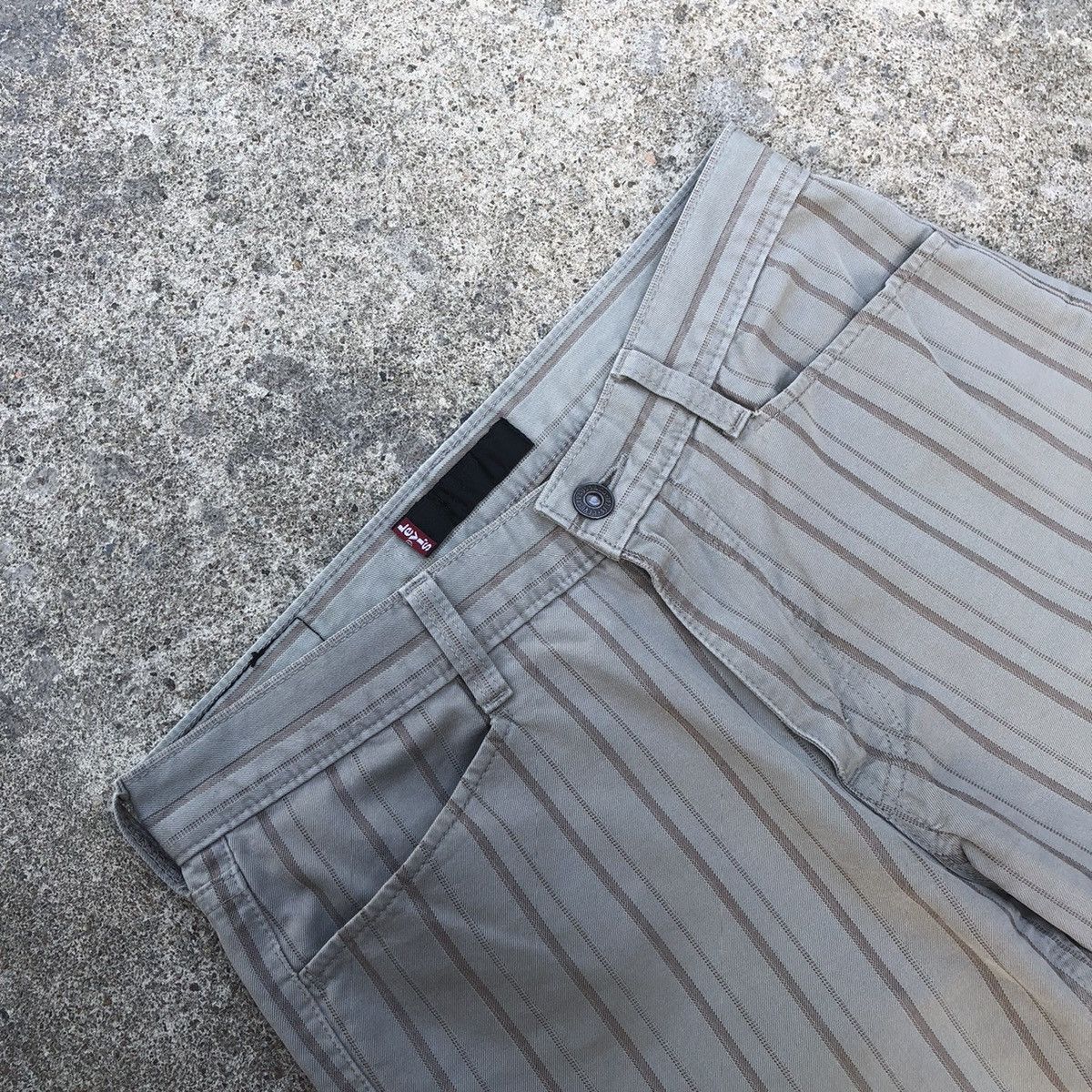 Levi's × Levi's Vintage Clothing × Vintage 🔥Rare🔥Vintage Levis Stripes Old Skool Casual Khakis Pants Size US 30 / EU 46 - 12 Thumbnail