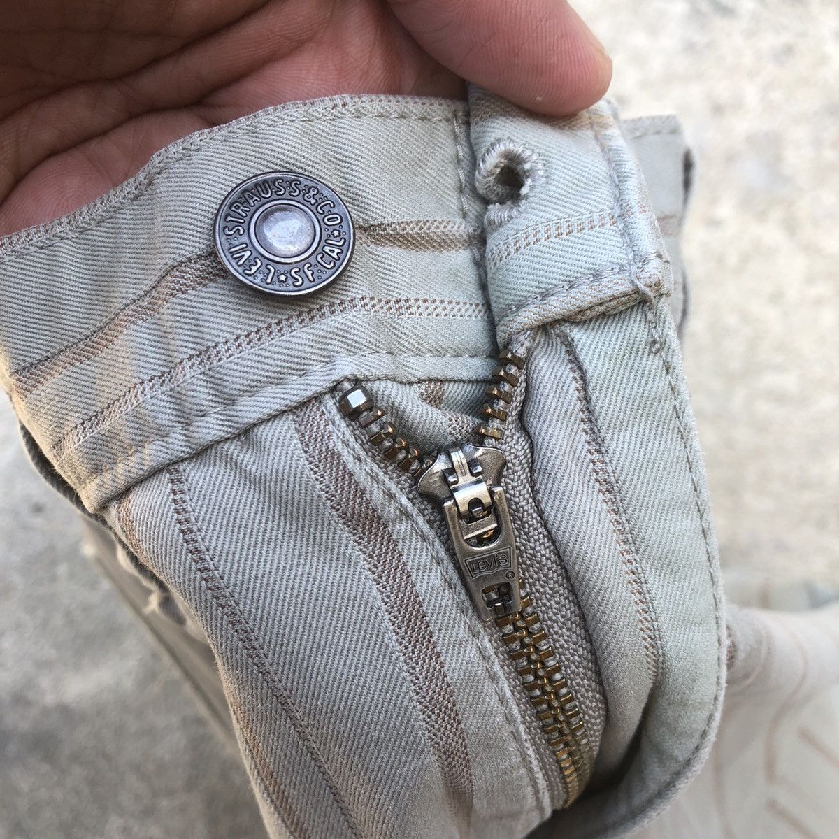 Levi's × Levi's Vintage Clothing × Vintage 🔥Rare🔥Vintage Levis Stripes Old Skool Casual Khakis Pants Size US 30 / EU 46 - 13 Thumbnail