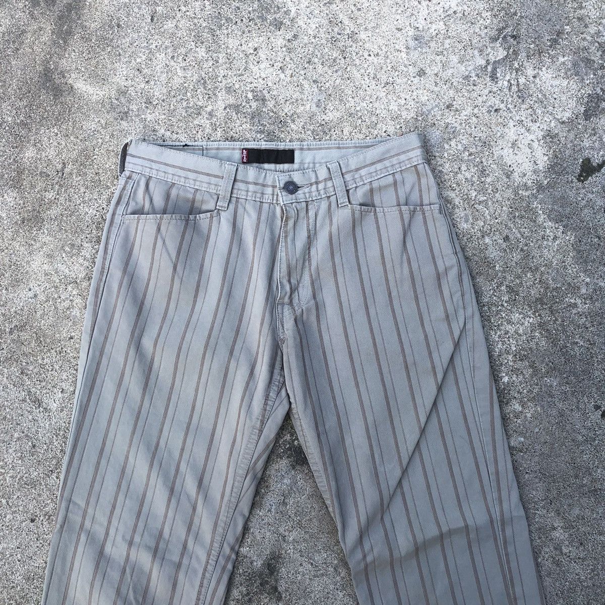 Levi's × Levi's Vintage Clothing × Vintage 🔥Rare🔥Vintage Levis Stripes Old Skool Casual Khakis Pants Size US 30 / EU 46 - 2 Thumbnail
