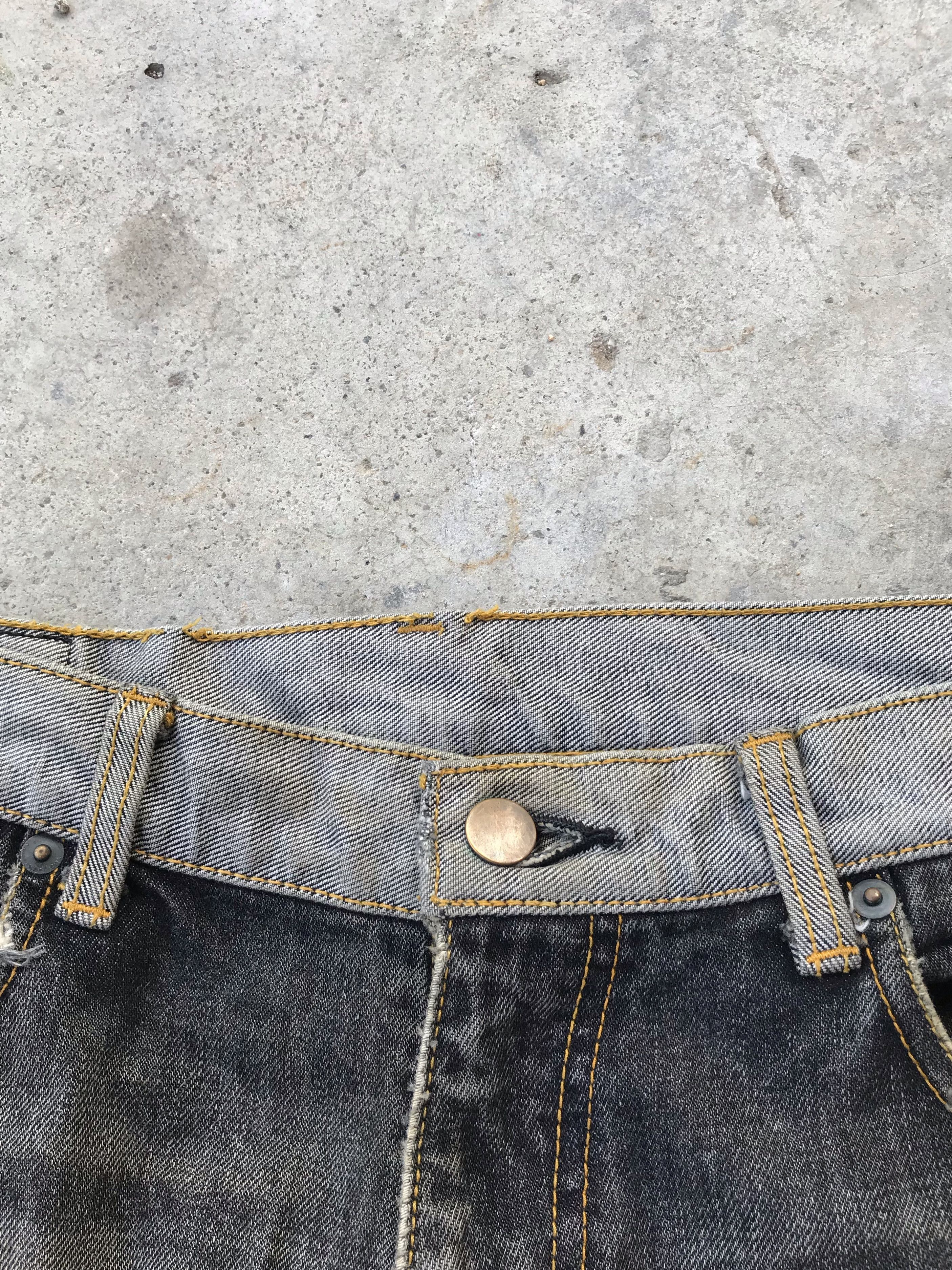 Japanese Brand Men Melrose light wash denim jeans 32x28 Size US 32 / EU 48 - 2 Thumbnail