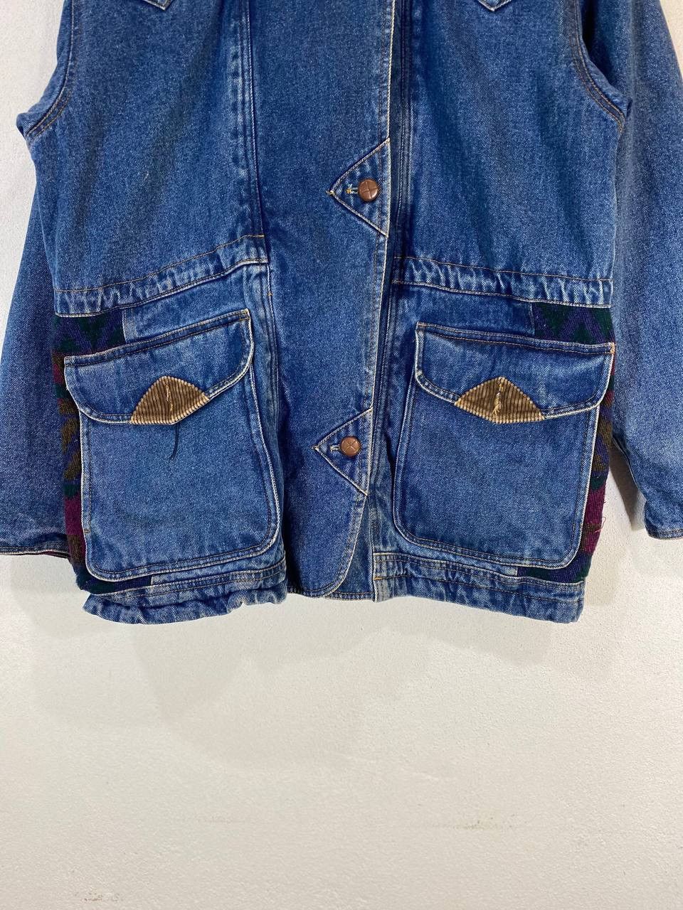 Vintage Vintage Denim Jacket with Navajo Design Lining Size US M / EU 48-50 / 2 - 7 Thumbnail