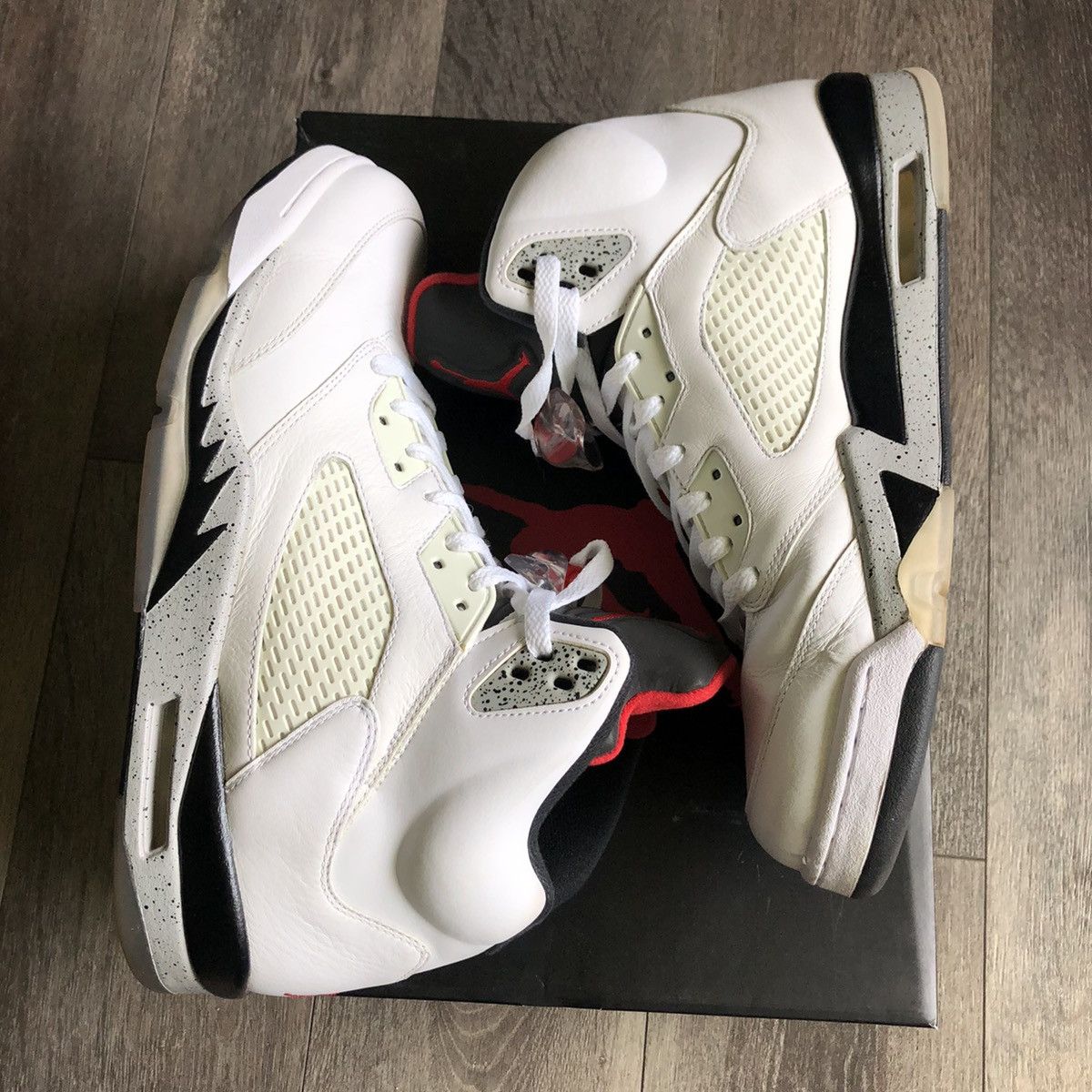 Jordan Brand Air Jordan 5 Retro White Cement Shoes size 13 2017 Size US 13 / EU 46 - 2 Thumbnail