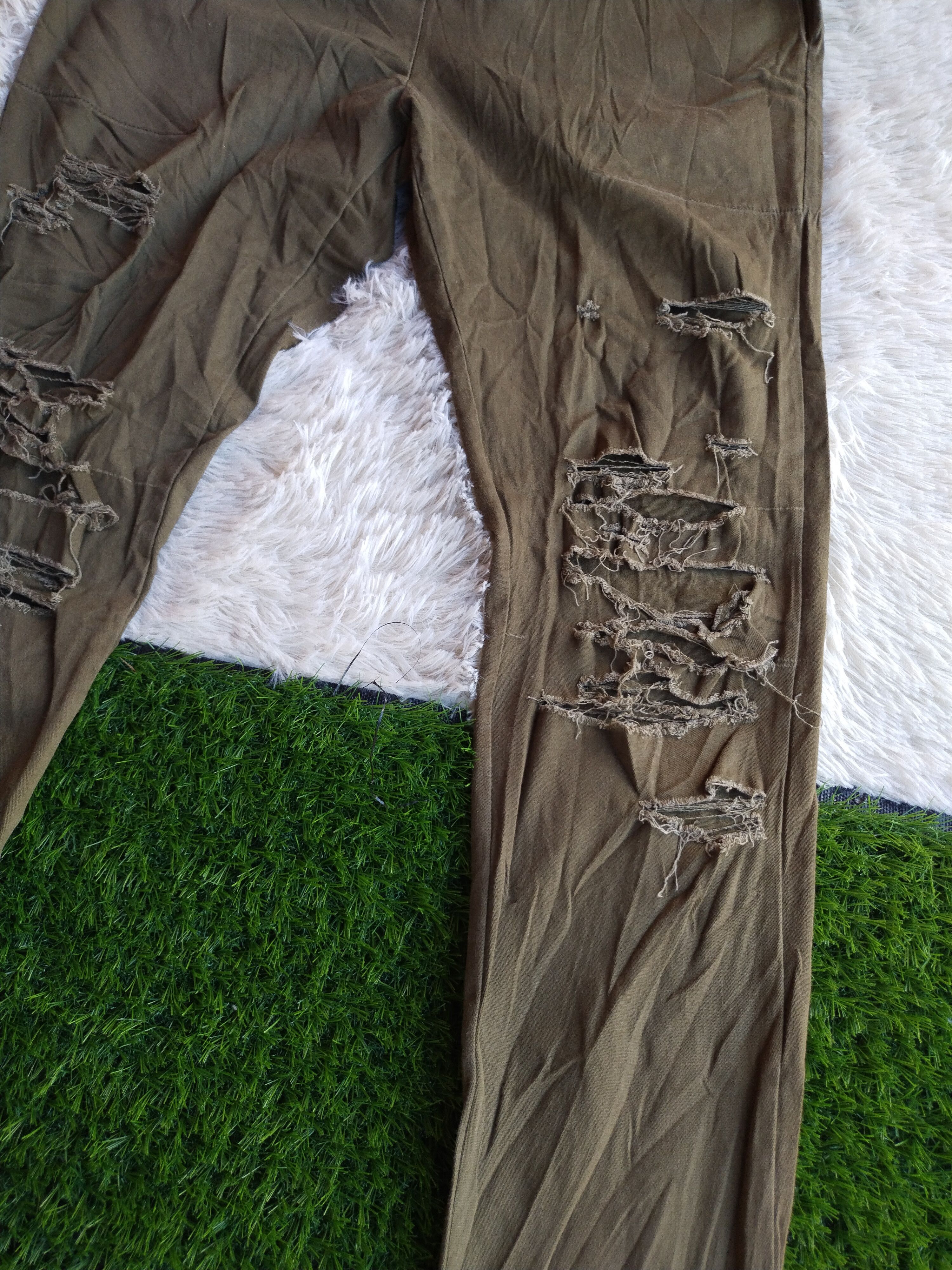 Designer × EPTM. × Seditionaries EPTM Pants Thrasher Distressed Stone Stretch Size US 30 / EU 46 - 4 Thumbnail