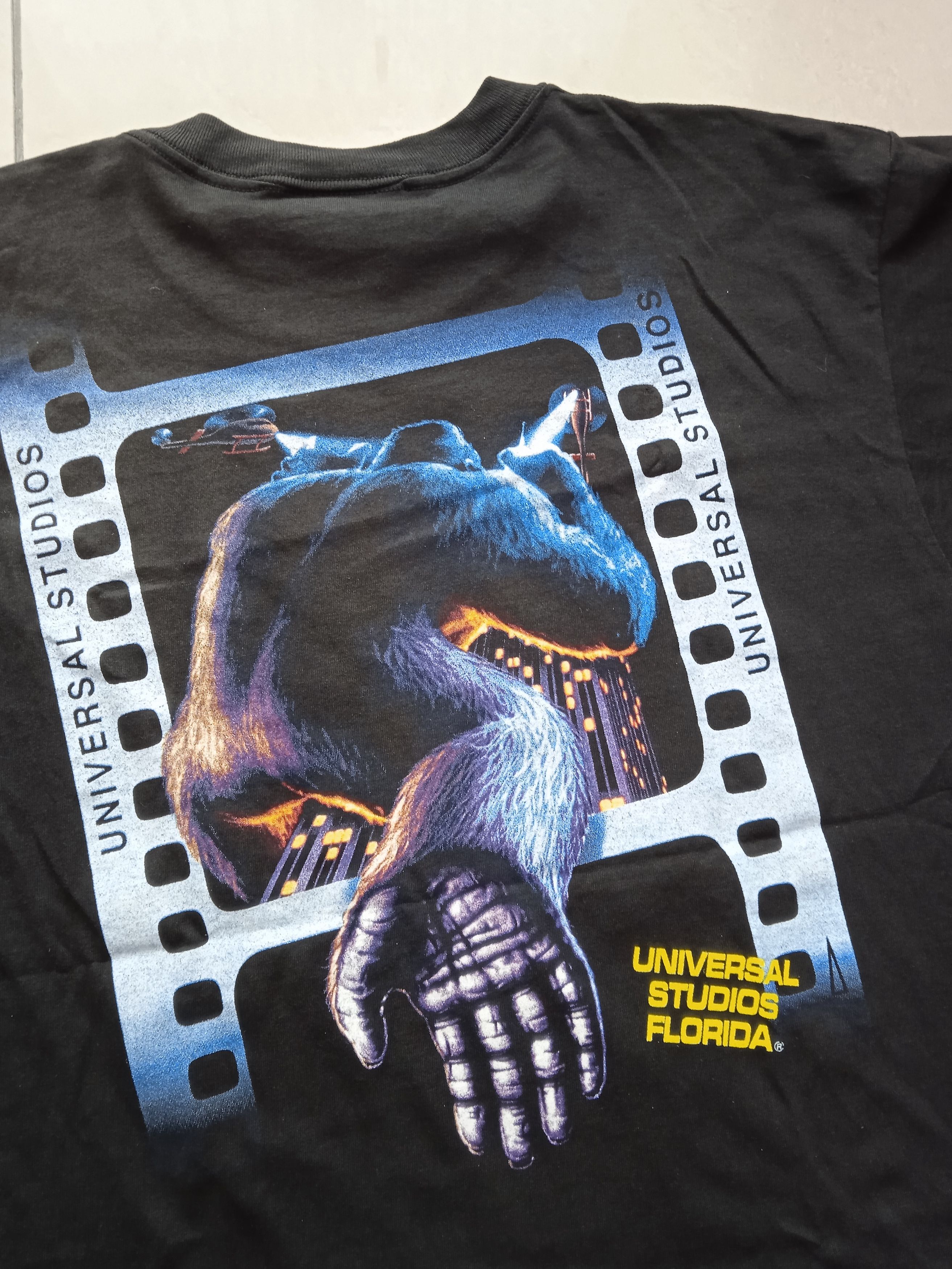 Vintage Vintage 2000s King Kong T-Shirt Universal Studios T Shirt Size US L / EU 52-54 / 3 - 6 Thumbnail