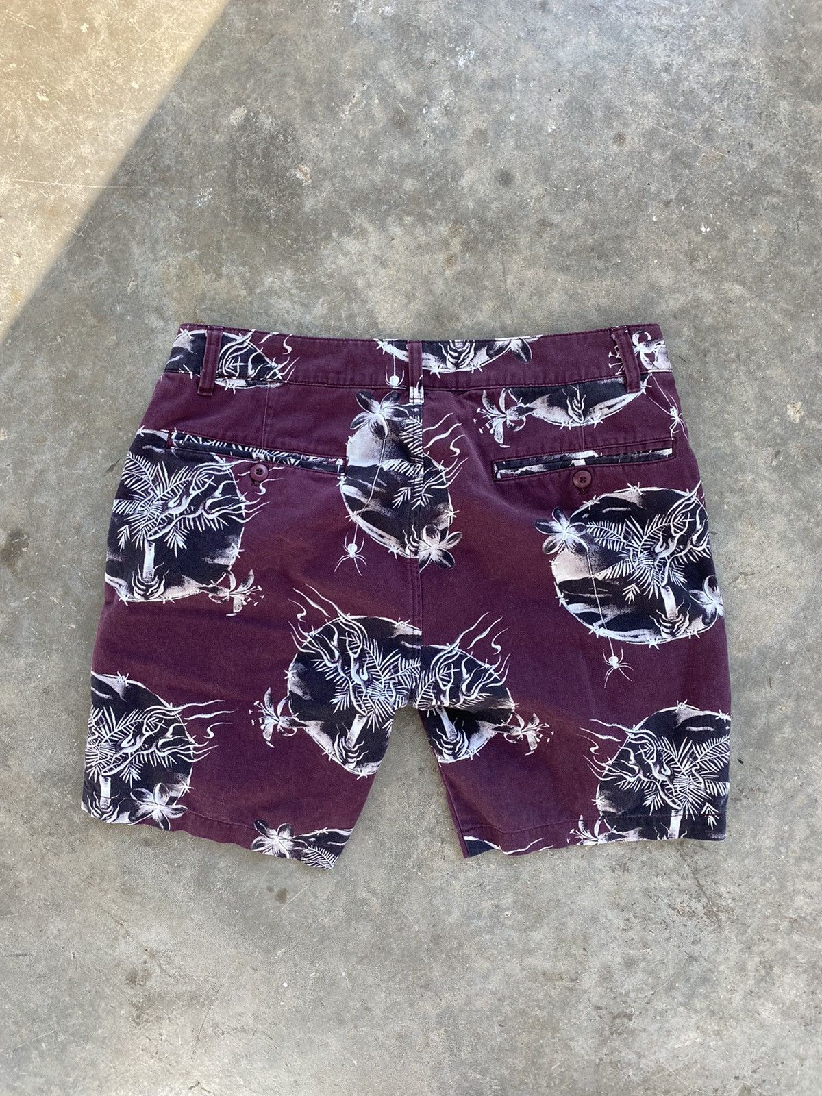 Babylon Babylon Red Chrome Spider Palm Shorts Sz. 32 🥣 Blood Skate Size US 32 / EU 48 - 3 Thumbnail