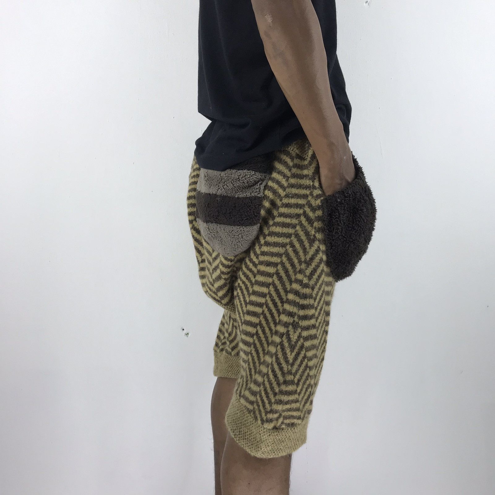 Frapbois Frapbois Short Cropped African Agola Fabric Pants Size US 32 / EU 48 - 16 Thumbnail