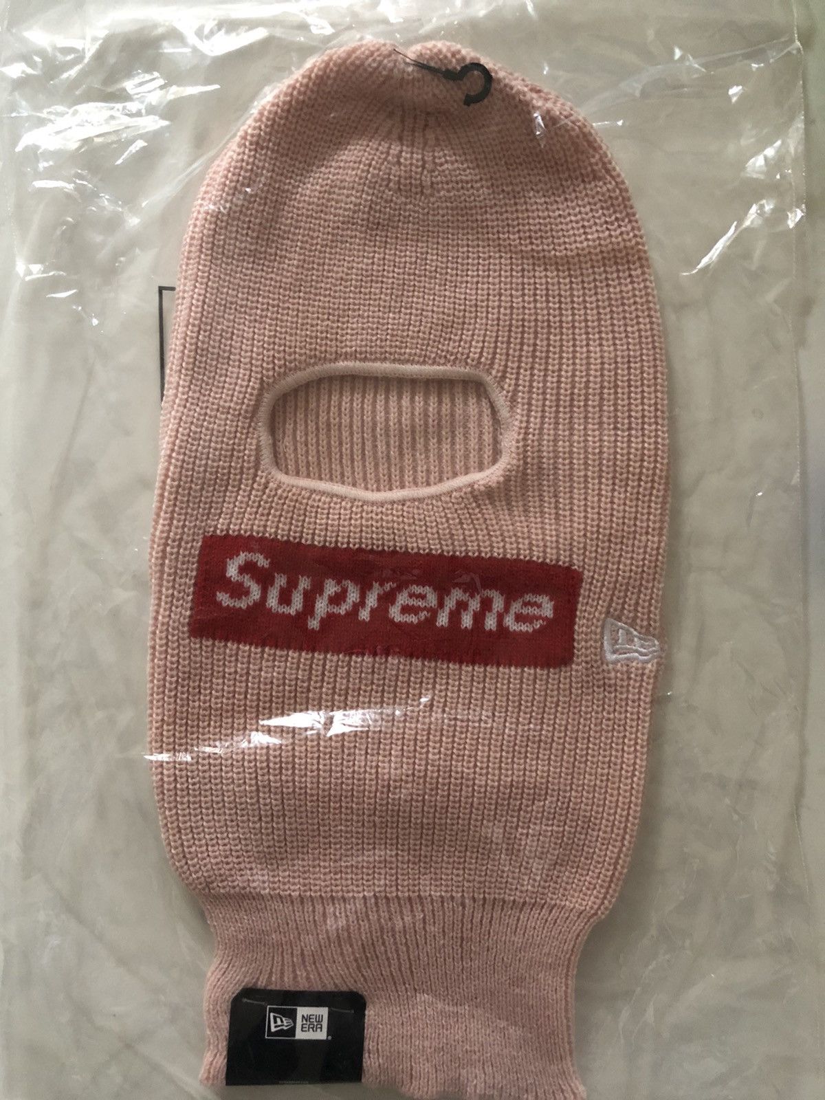New Era × Supreme Pink supreme box logo Balaclava fw2021 light pink red Size ONE SIZE - 1 Thumbnail