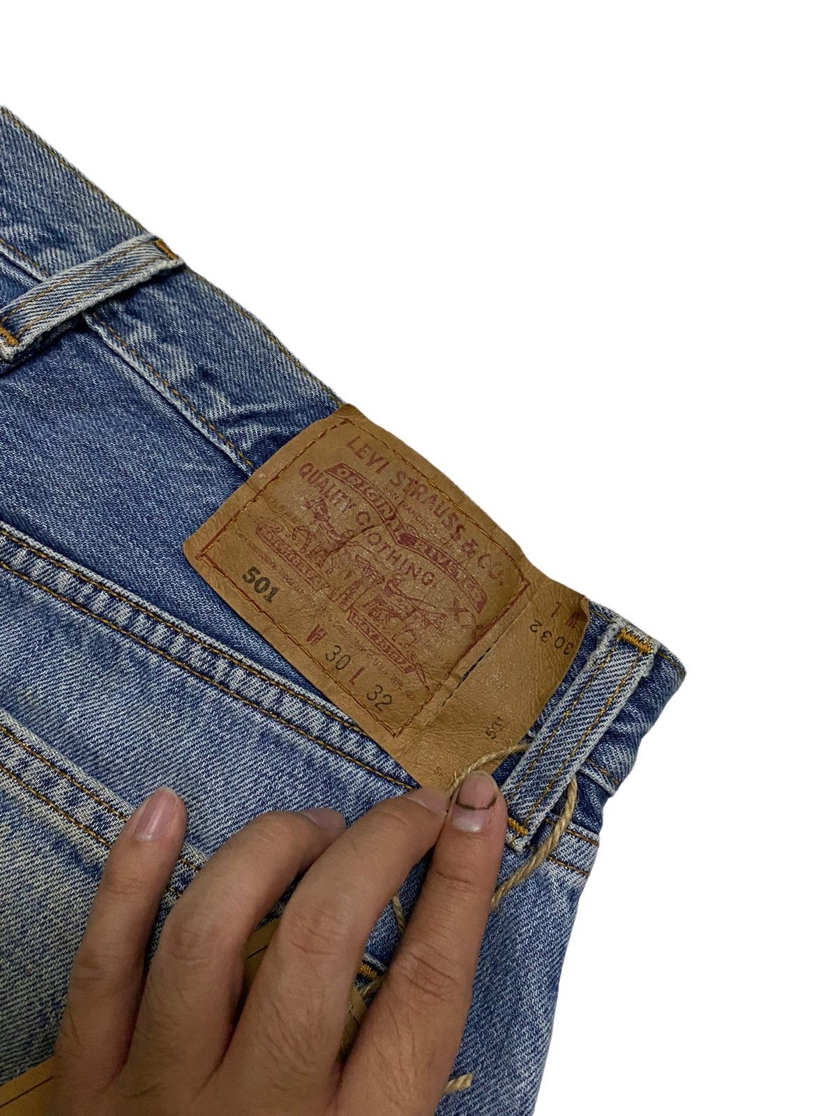 Levi's × Vintage Vintage 1998 Levi's 501 Seasoned Jeans Made in USA Size US 28 / EU 44 - 10 Thumbnail