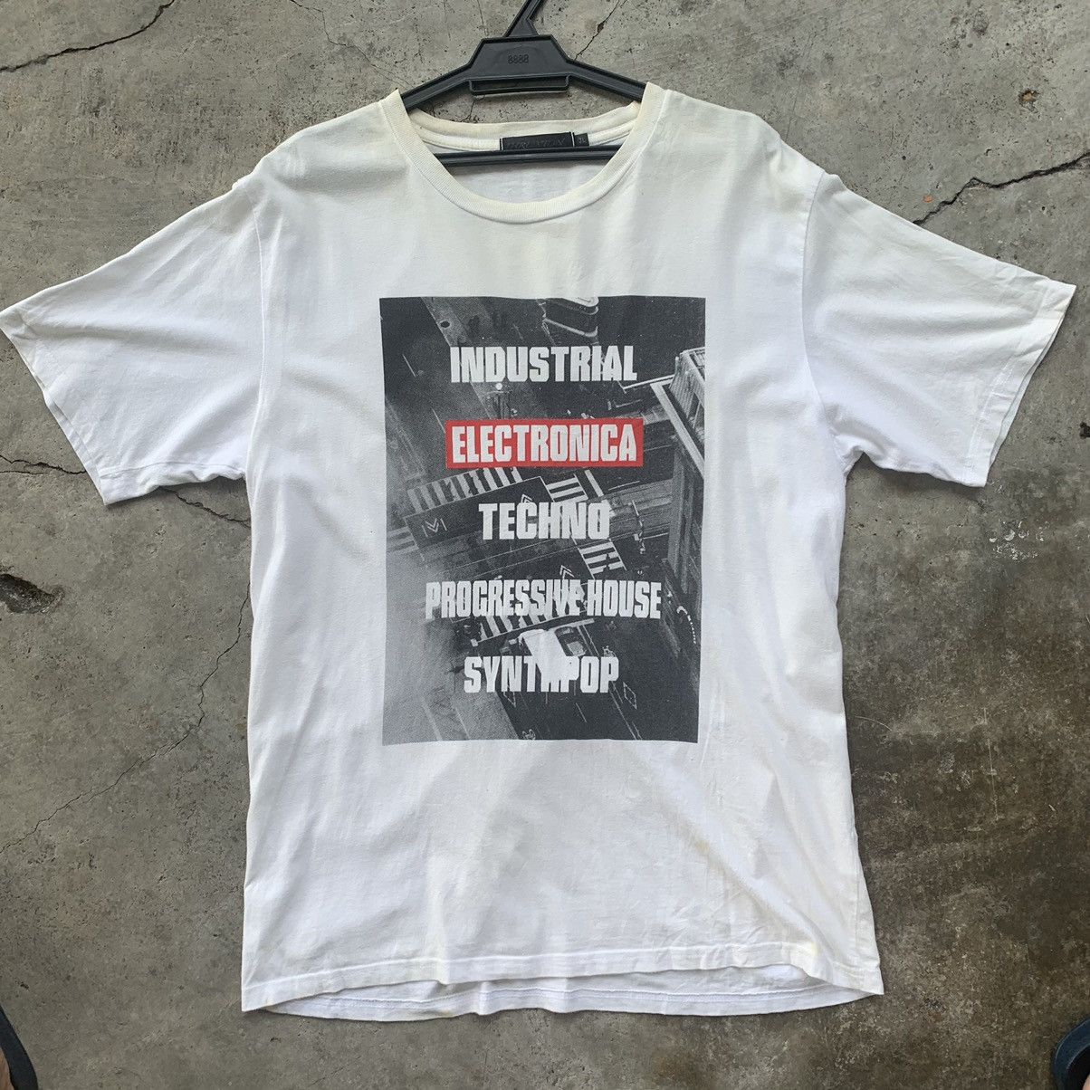 Japanese Brand Industrial Electronica Techno Progressive House Synthpop tee Size US XXL / EU 58 / 5 - 1 Thumbnail