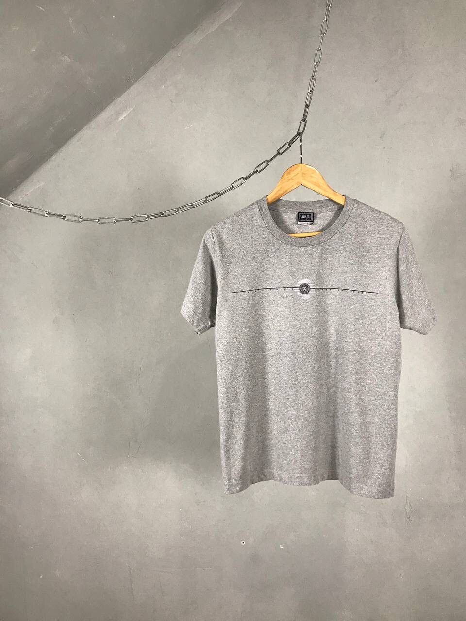 Versace × Vintage Versace Medusa Center Logo Luxury Tee Size US S / EU 44-46 / 1 - 1 Thumbnail