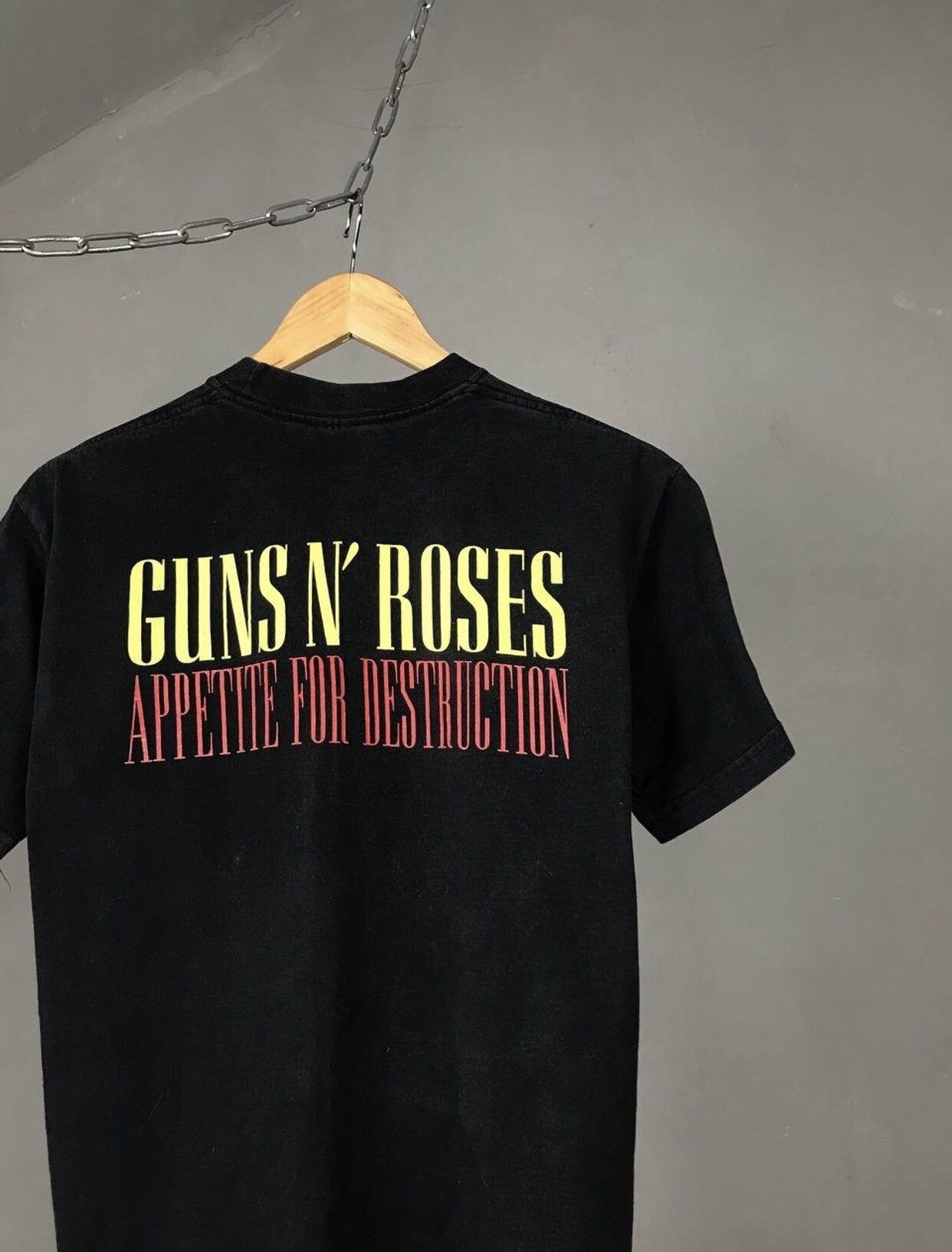 Band Tees Guns and Roses vintage 2004 rock band tee Size US S / EU 44-46 / 1 - 6 Thumbnail