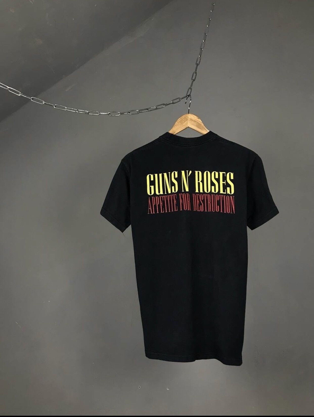 Band Tees Guns and Roses vintage 2004 rock band tee Size US S / EU 44-46 / 1 - 8 Thumbnail