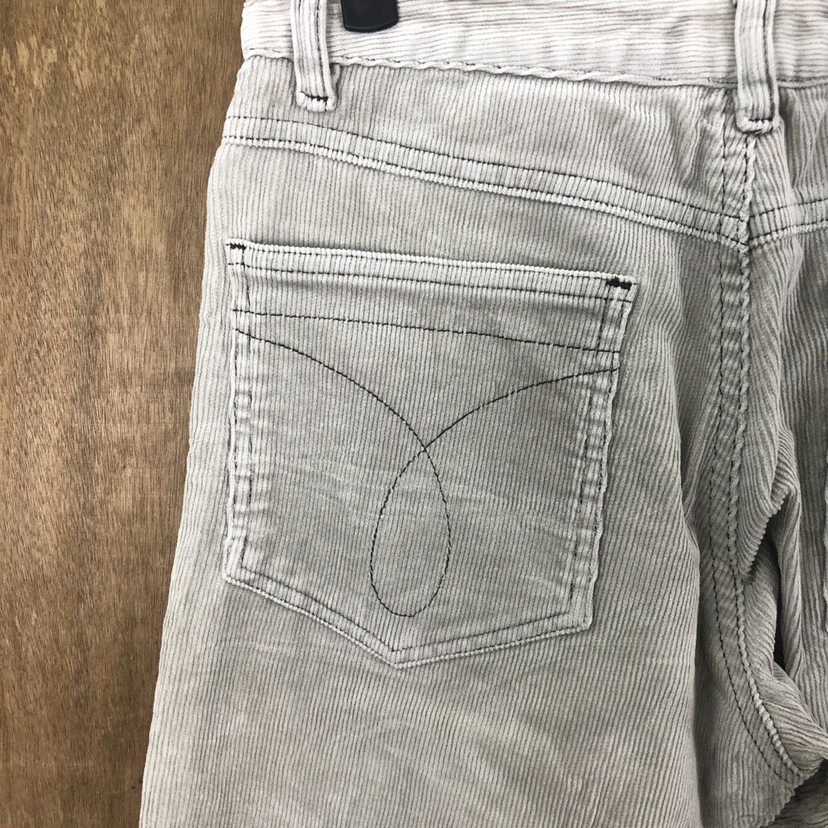 Calvin Klein Calvin Klein Grey Corduroy Casual pants #6266 Size US 26 / EU 42 - 10 Thumbnail