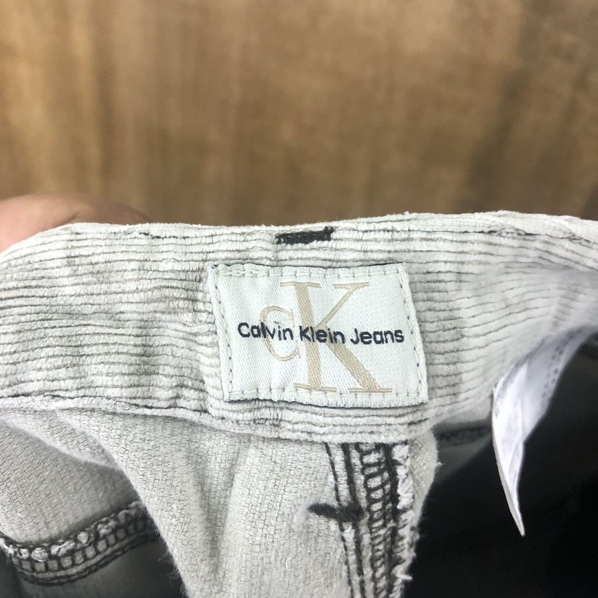 Calvin Klein Calvin Klein Grey Corduroy Casual pants #6266 Size US 26 / EU 42 - 13 Thumbnail