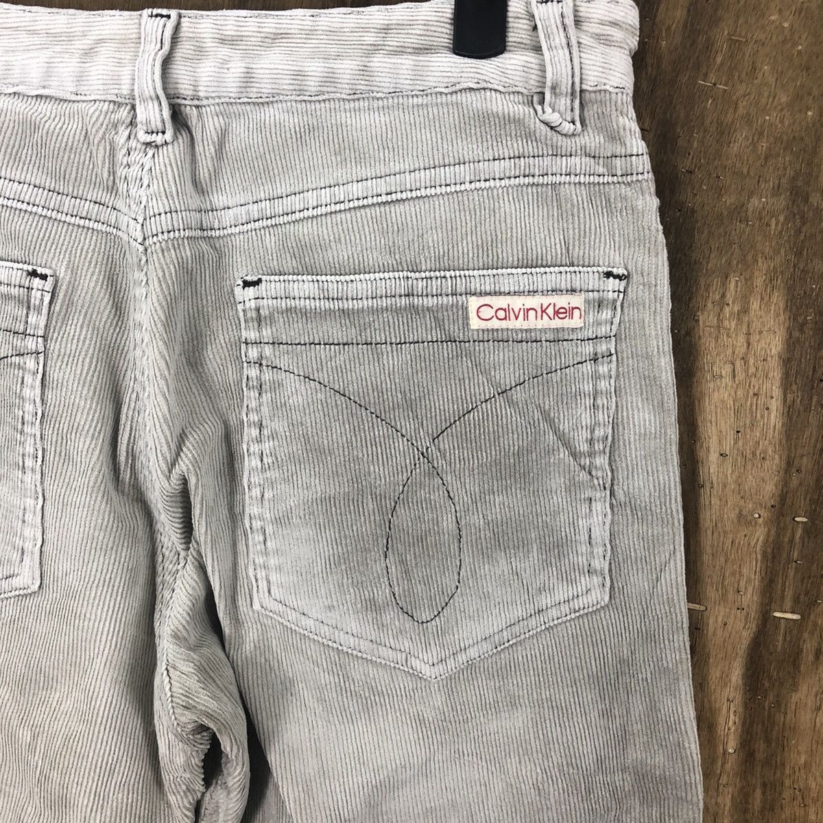 Calvin Klein Calvin Klein Grey Corduroy Casual pants #6266 Size US 26 / EU 42 - 11 Thumbnail