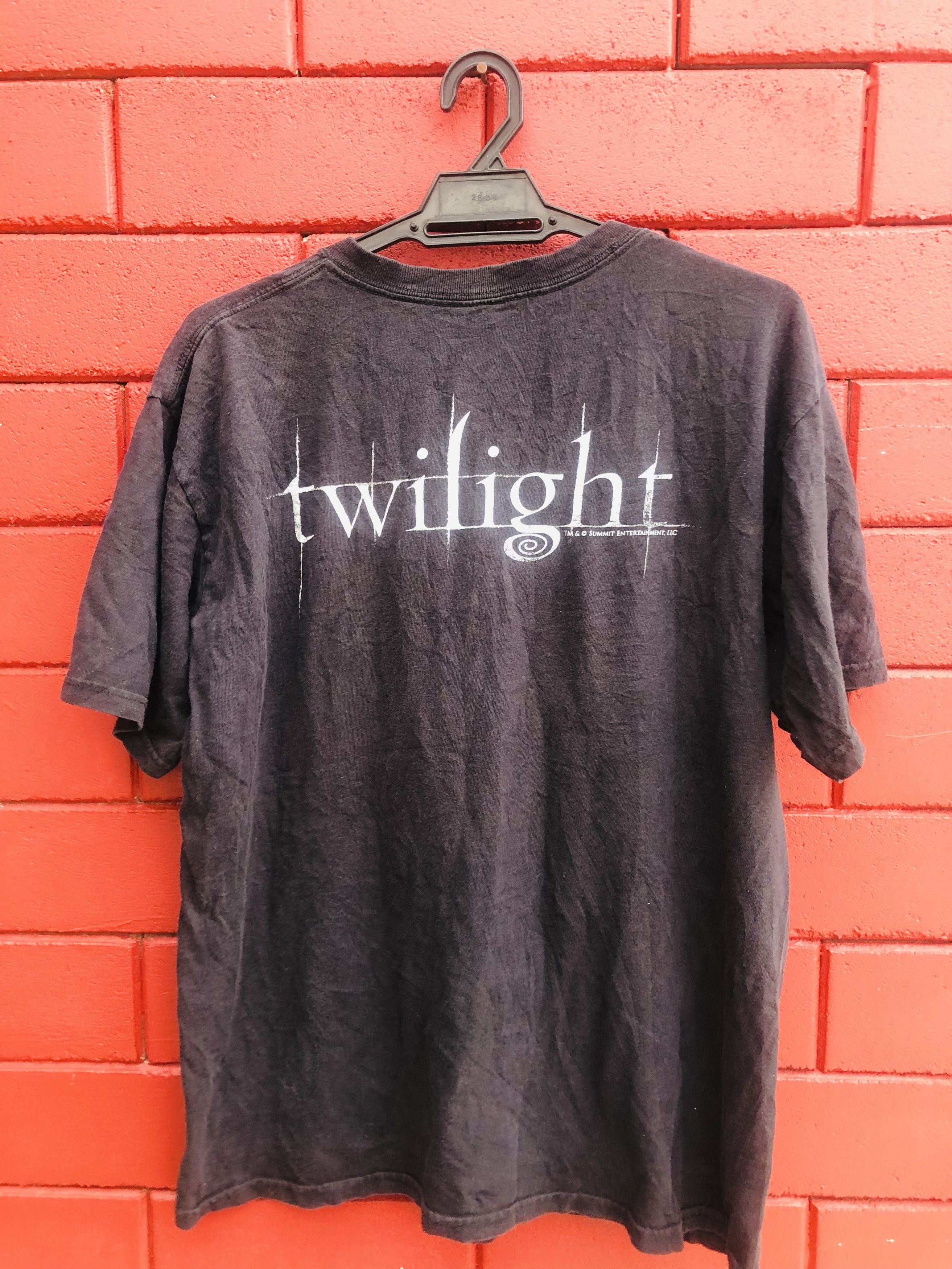 Vintage Vintage Twilight Movie Streetwear Fashion Style Shirt Size US L / EU 52-54 / 3 - 2 Thumbnail