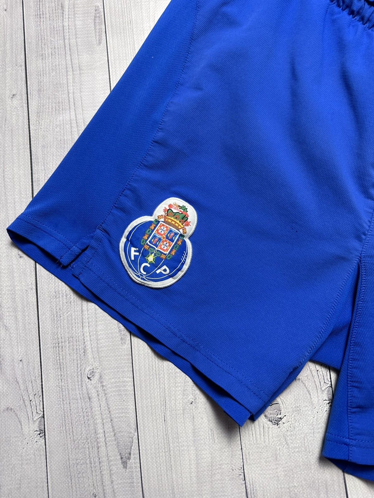 Nike Vintage Nike Porto soccer shorts size L logo Size US 34 / EU 50 - 2 Thumbnail