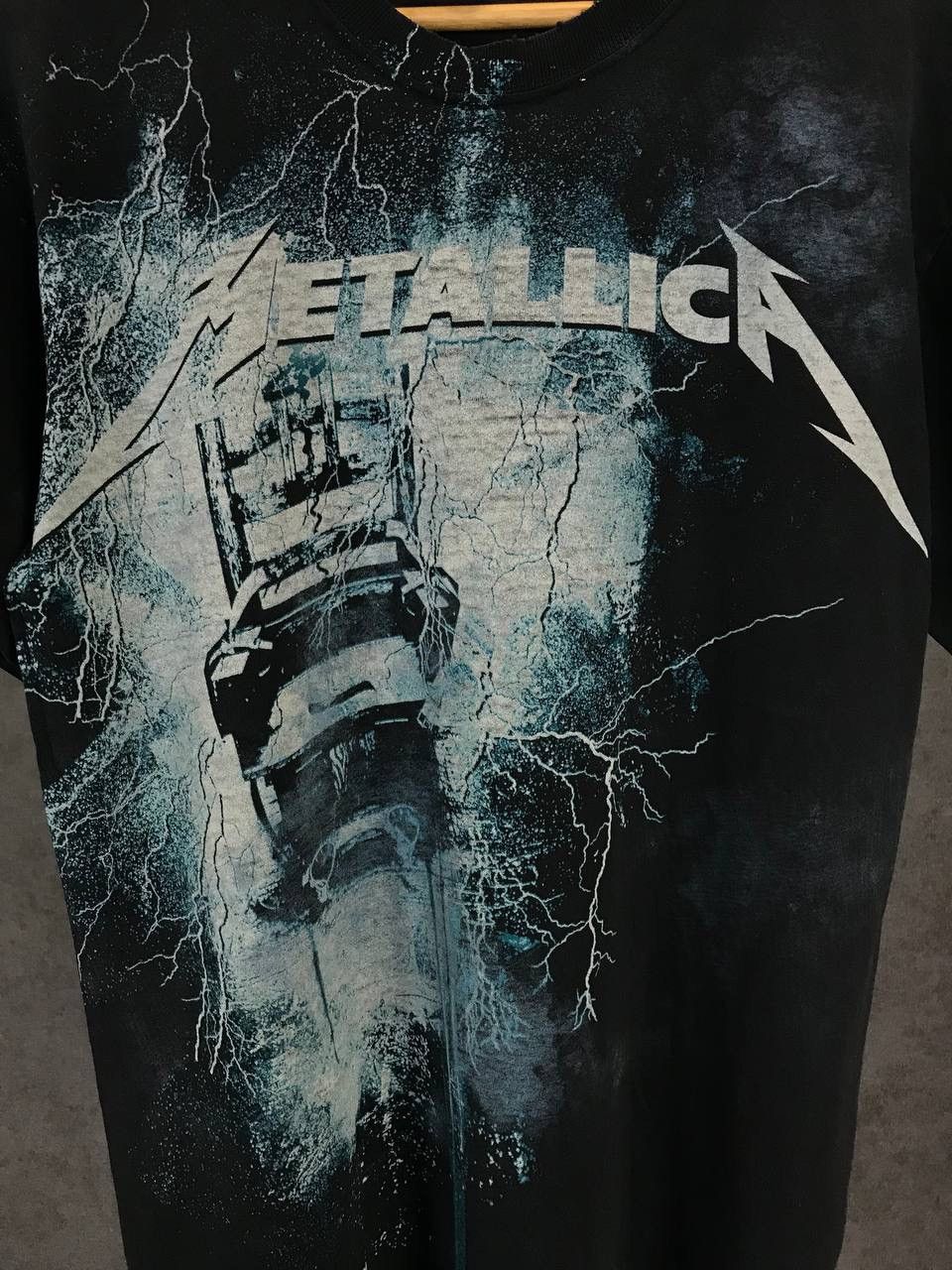 Band Tees Metallica vintage rock overprinted band tee Size US M / EU 48-50 / 2 - 4 Thumbnail