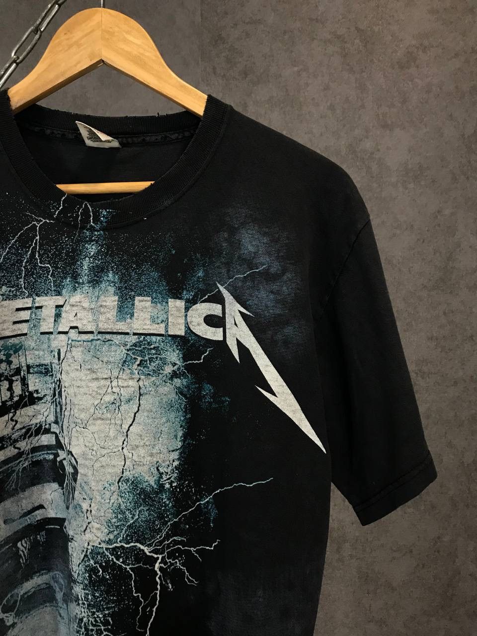 Band Tees Metallica vintage rock overprinted band tee Size US M / EU 48-50 / 2 - 3 Thumbnail