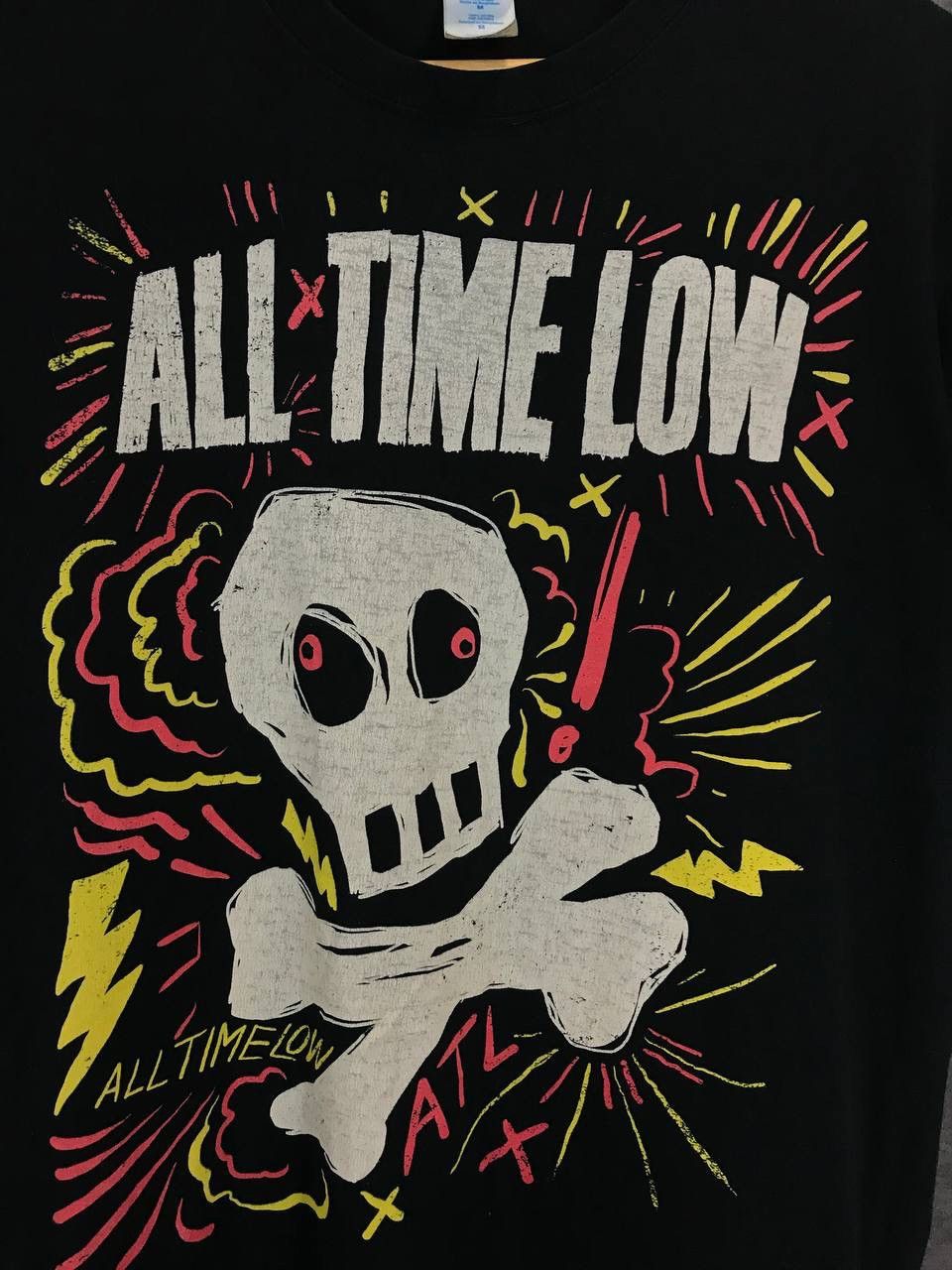 Band Tees All time low vintage rock band tee Size US M / EU 48-50 / 2 - 3 Thumbnail