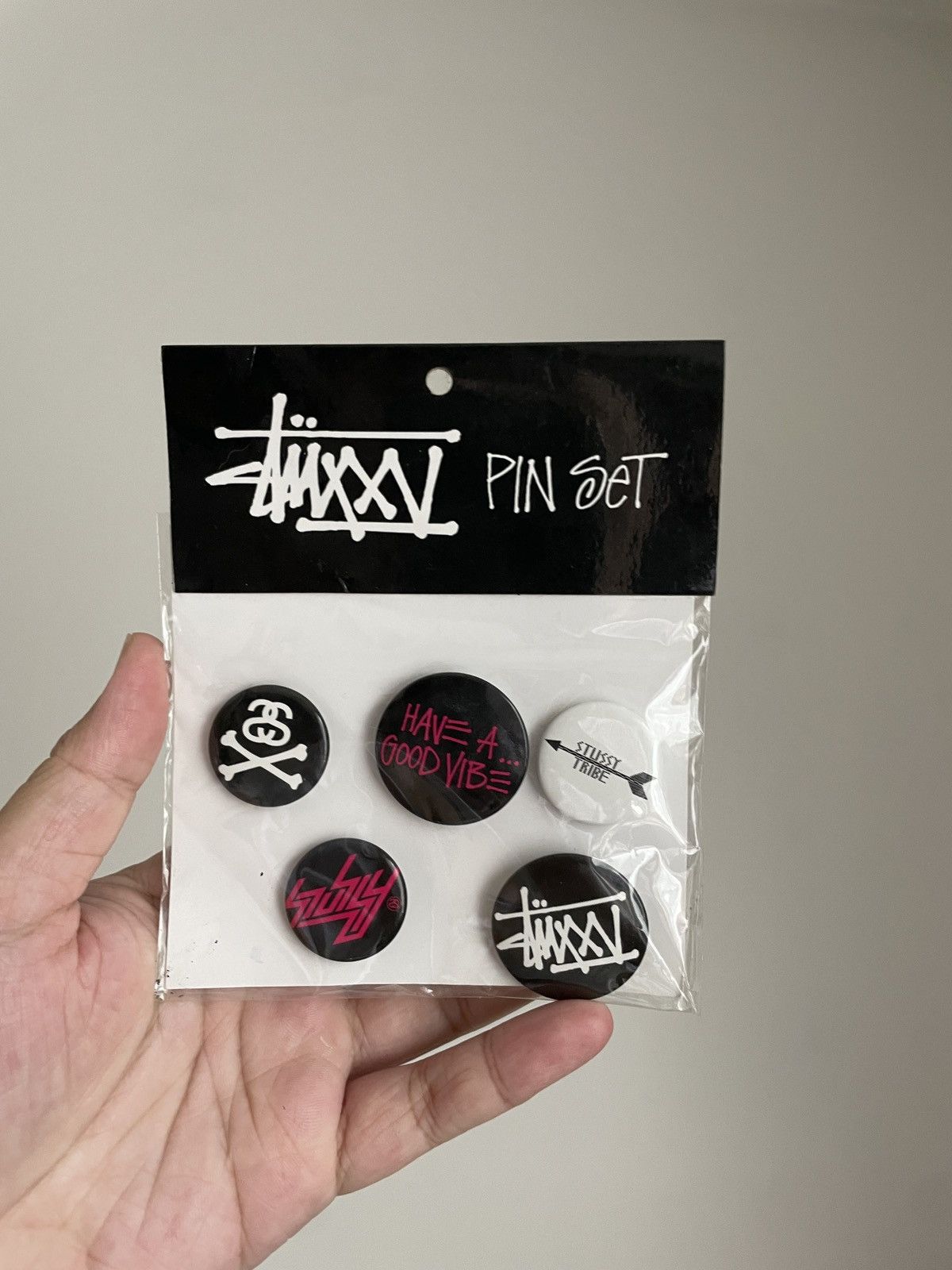 Vintage Stüssy 25th anniversary pins set