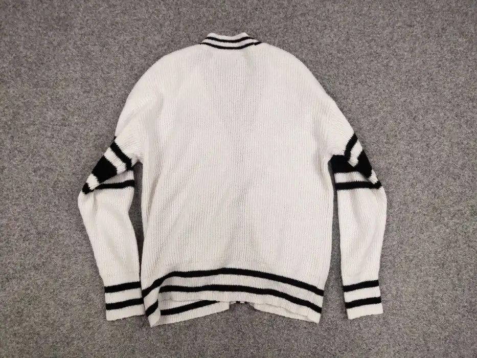 Japanese Brand Vintage 90's Japanese Disney White Knitted Cardigan Sweater Size US M / EU 48-50 / 2 - 7 Thumbnail