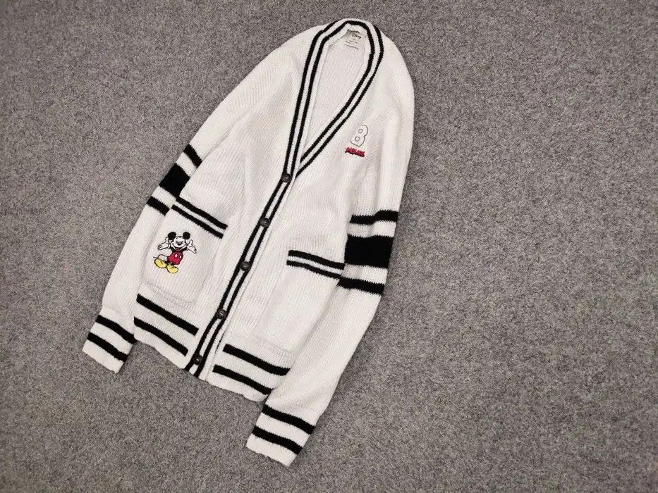 Japanese Brand Vintage 90's Japanese Disney White Knitted Cardigan Sweater Size US M / EU 48-50 / 2 - 2 Thumbnail
