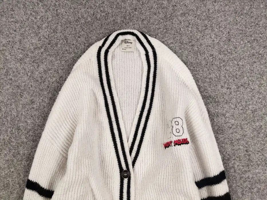 Japanese Brand Vintage 90's Japanese Disney White Knitted Cardigan Sweater Size US M / EU 48-50 / 2 - 3 Thumbnail