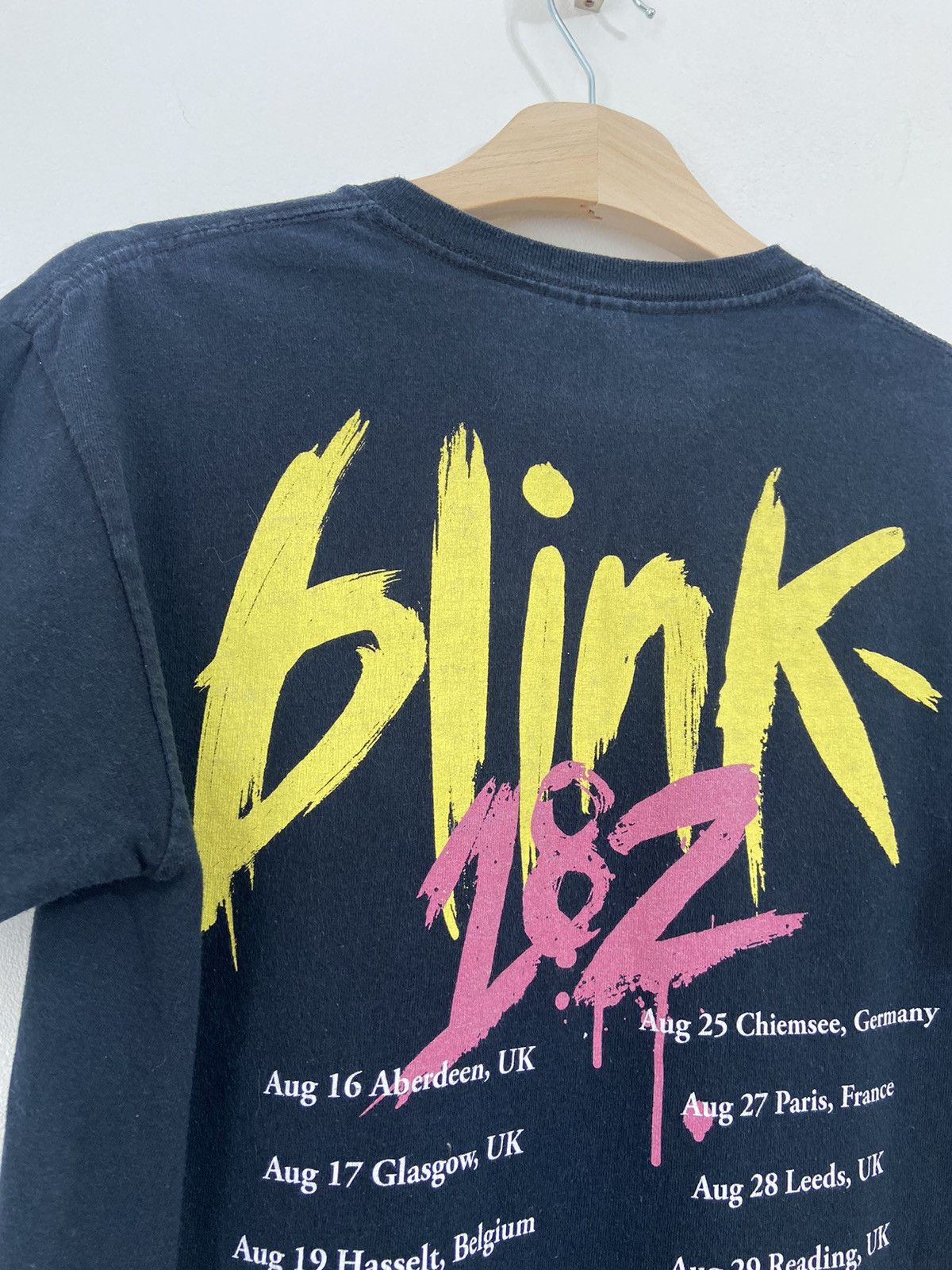 Band Tees Vintage Y2K Blink 182 Tour Band T Shirt Size US S / EU 44-46 / 1 - 13 Thumbnail