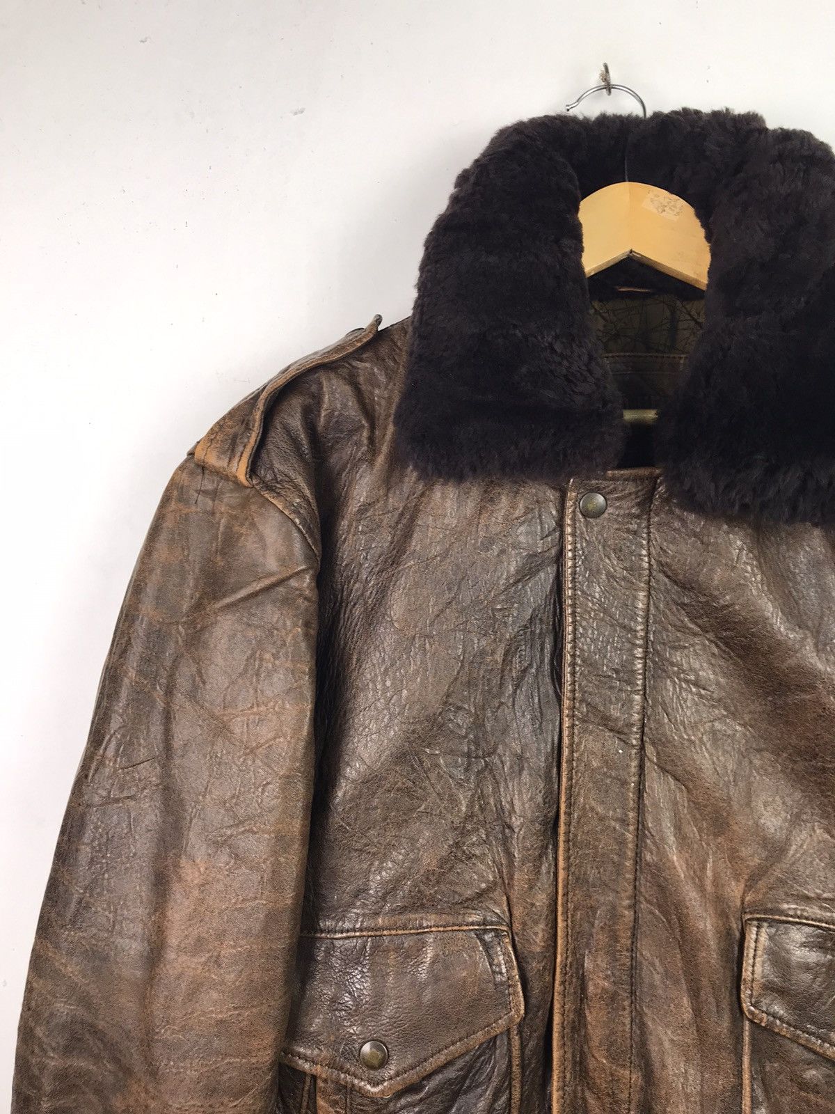 Japanese Brand Type B-3 Sub Urban Leather sherpa jacket Size US L / EU 52-54 / 3 - 5 Thumbnail