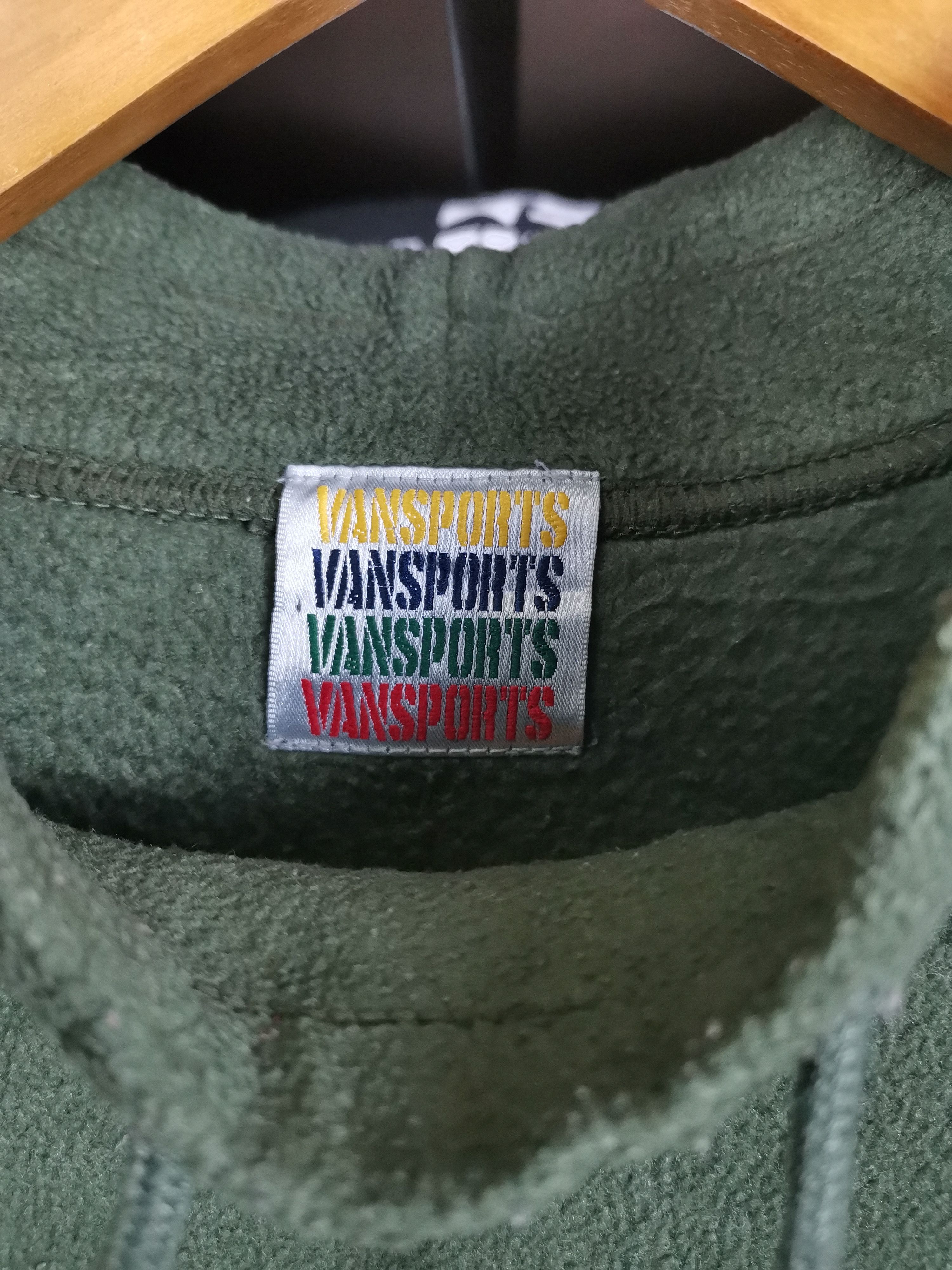 Vintage Vintage Vansports Embroidered Logo Fleece Size US M / EU 48-50 / 2 - 4 Thumbnail