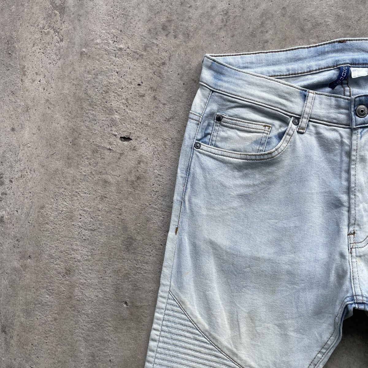 Japanese Brand Vintage Japanese Faded Light Wash Bikers Denim Jeans Pants Size US 30 / EU 46 - 5 Thumbnail