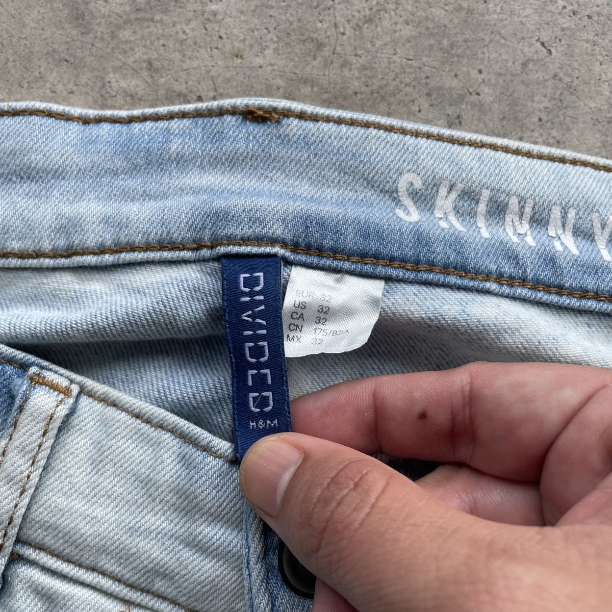 Japanese Brand Vintage Japanese Faded Light Wash Bikers Denim Jeans Pants Size US 30 / EU 46 - 8 Thumbnail