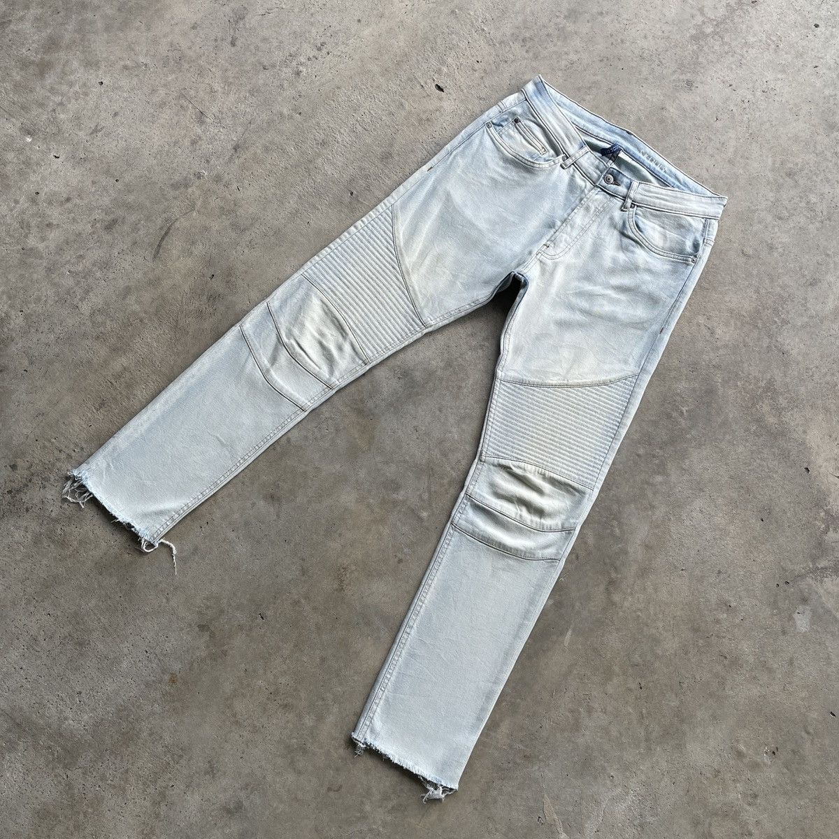 Japanese Brand Vintage Japanese Faded Light Wash Bikers Denim Jeans Pants Size US 30 / EU 46 - 2 Thumbnail