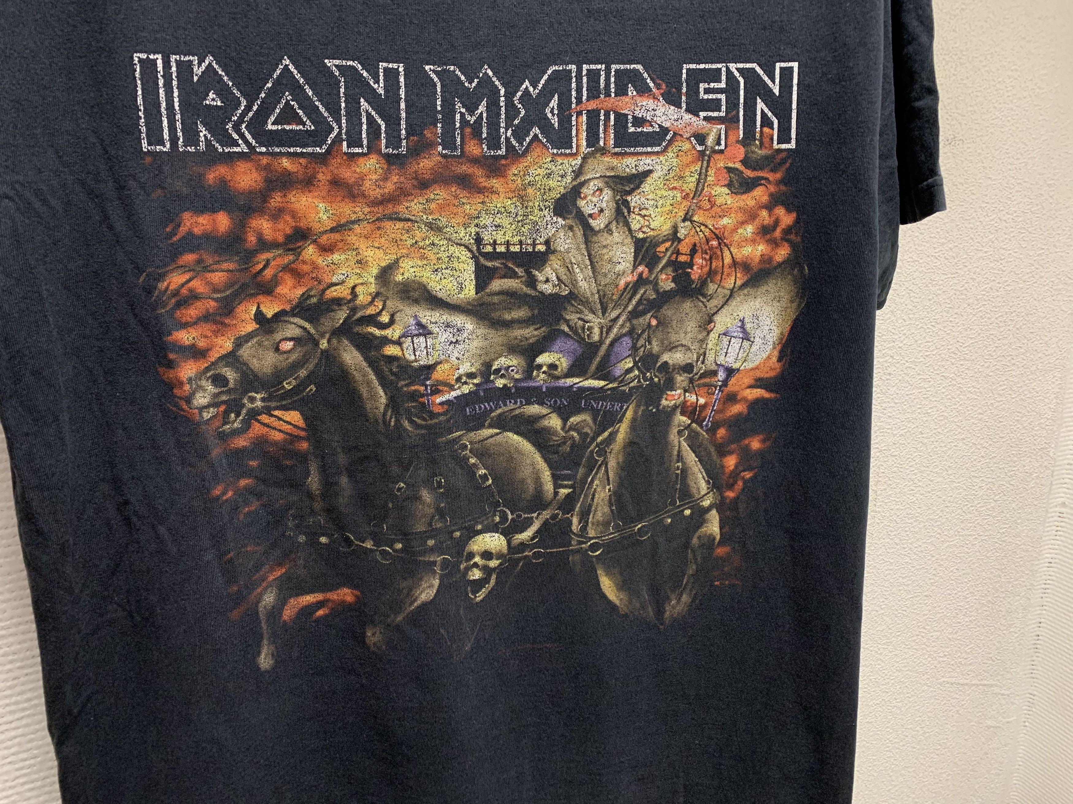Band Tees Iron Maiden big logo t-shirt Xl 2006 rock t shirt band Size US XL / EU 56 / 4 - 2 Thumbnail