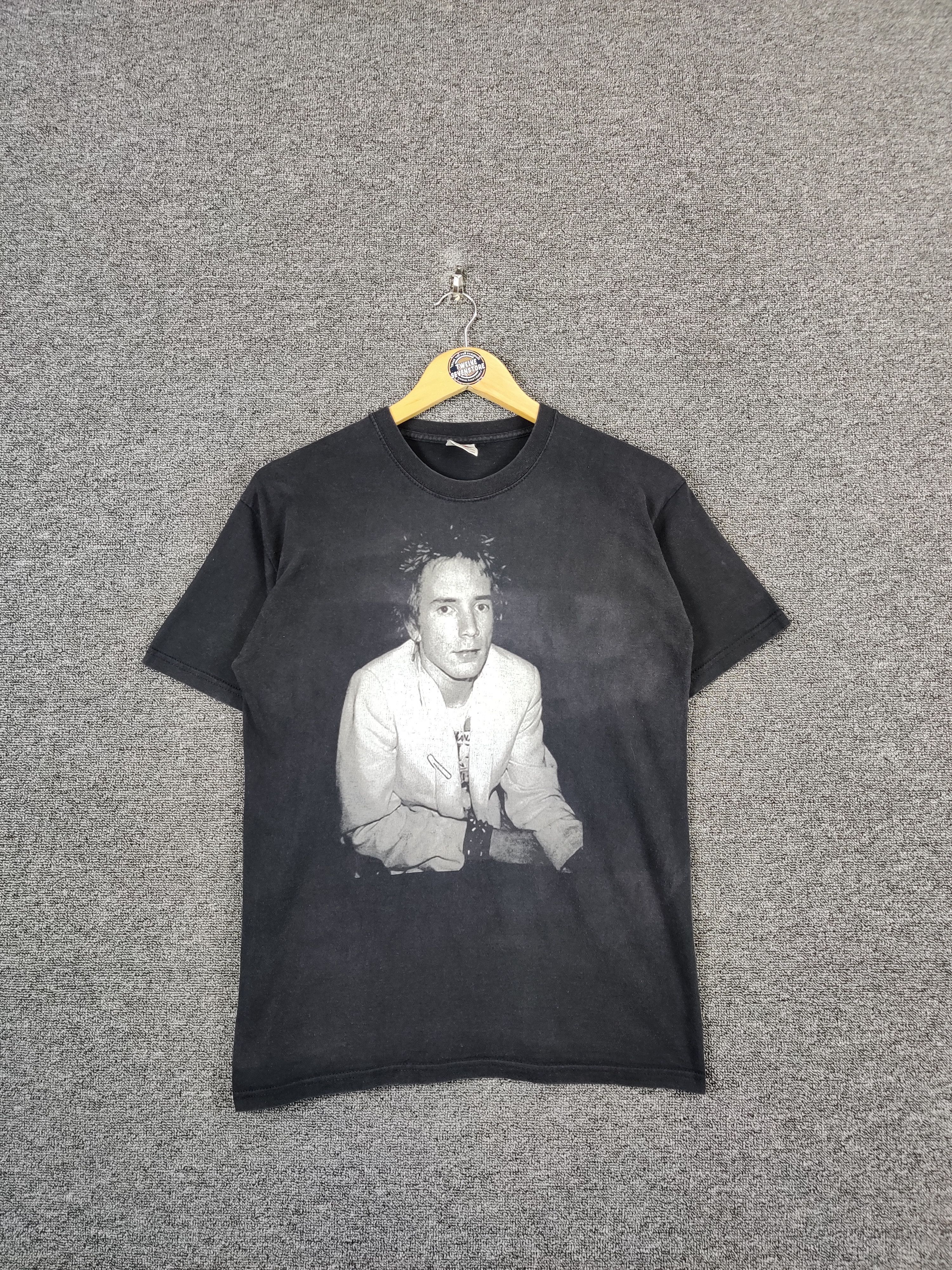 Band Tees Vintage Sex Pistol Sid Vicious Johnny Rotten Tee Tshirt Size US S / EU 44-46 / 1 - 1 Thumbnail