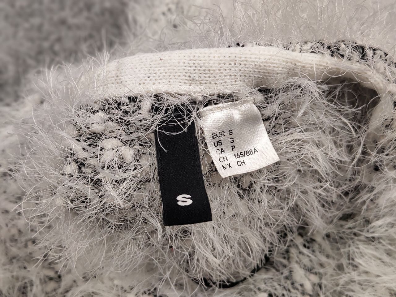 Japanese Brand Vintage Y2K Japanese White Mohair Teddy Cardigan Sweater Size S / US 4 / IT 40 - 18 Thumbnail