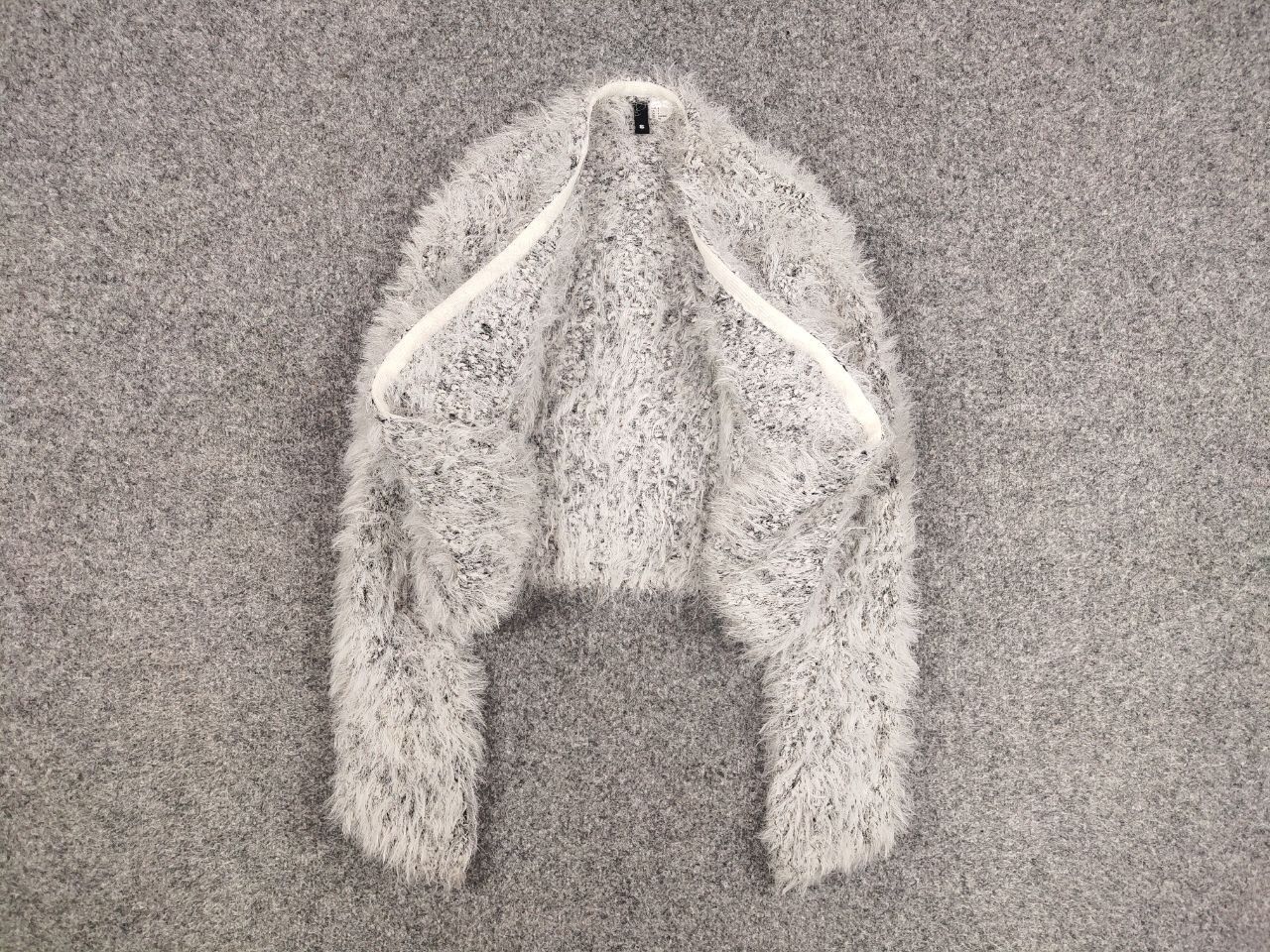 Japanese Brand Vintage Y2K Japanese White Mohair Teddy Cardigan Sweater Size S / US 4 / IT 40 - 15 Thumbnail
