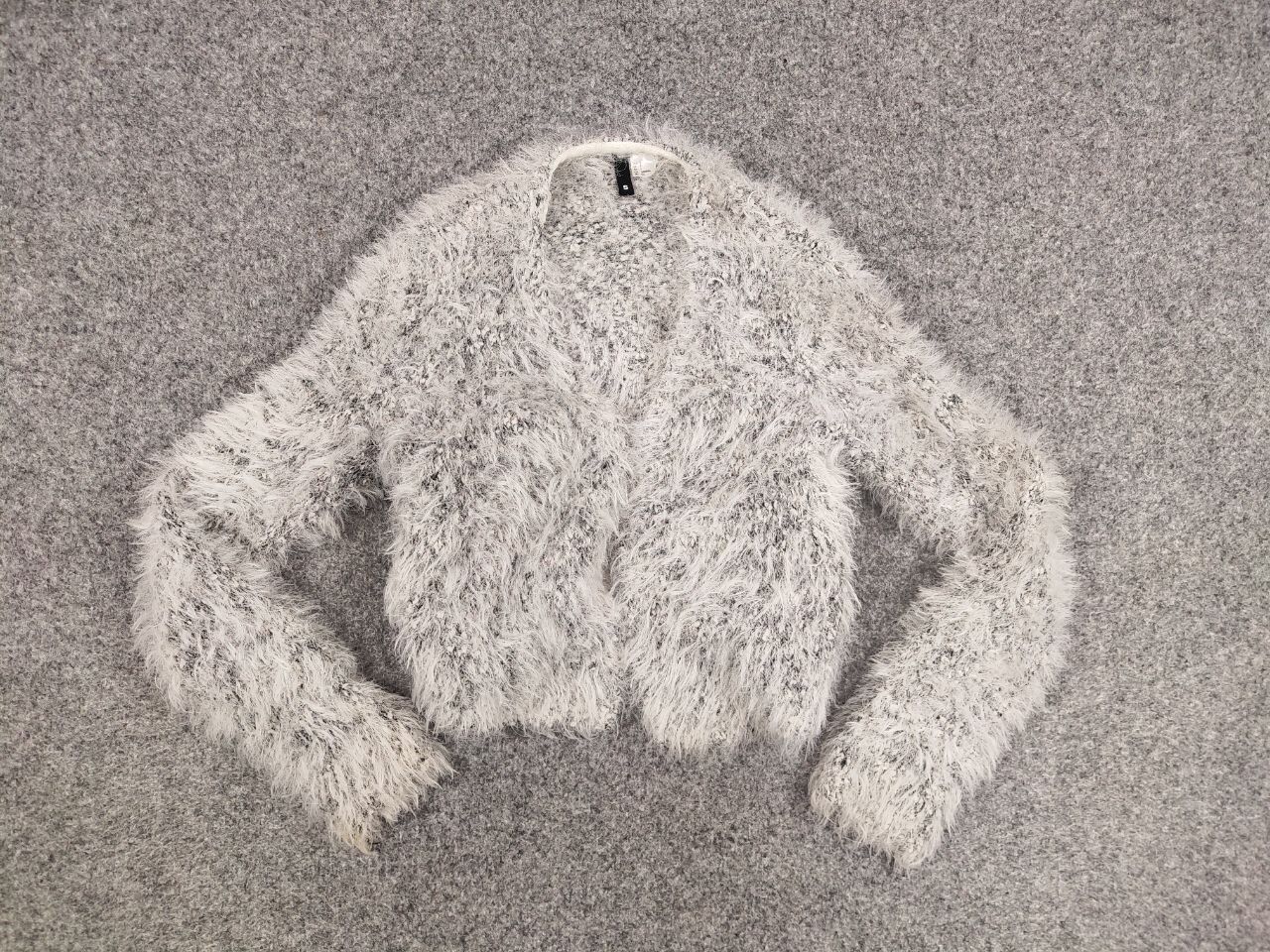 Japanese Brand Vintage Y2K Japanese White Mohair Teddy Cardigan Sweater Size S / US 4 / IT 40 - 16 Thumbnail