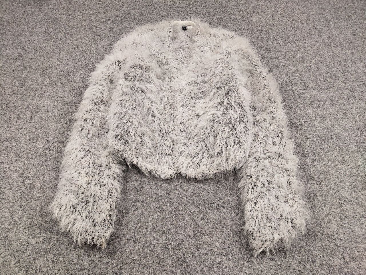 Japanese Brand Vintage Y2K Japanese White Mohair Teddy Cardigan Sweater Size S / US 4 / IT 40 - 2 Thumbnail