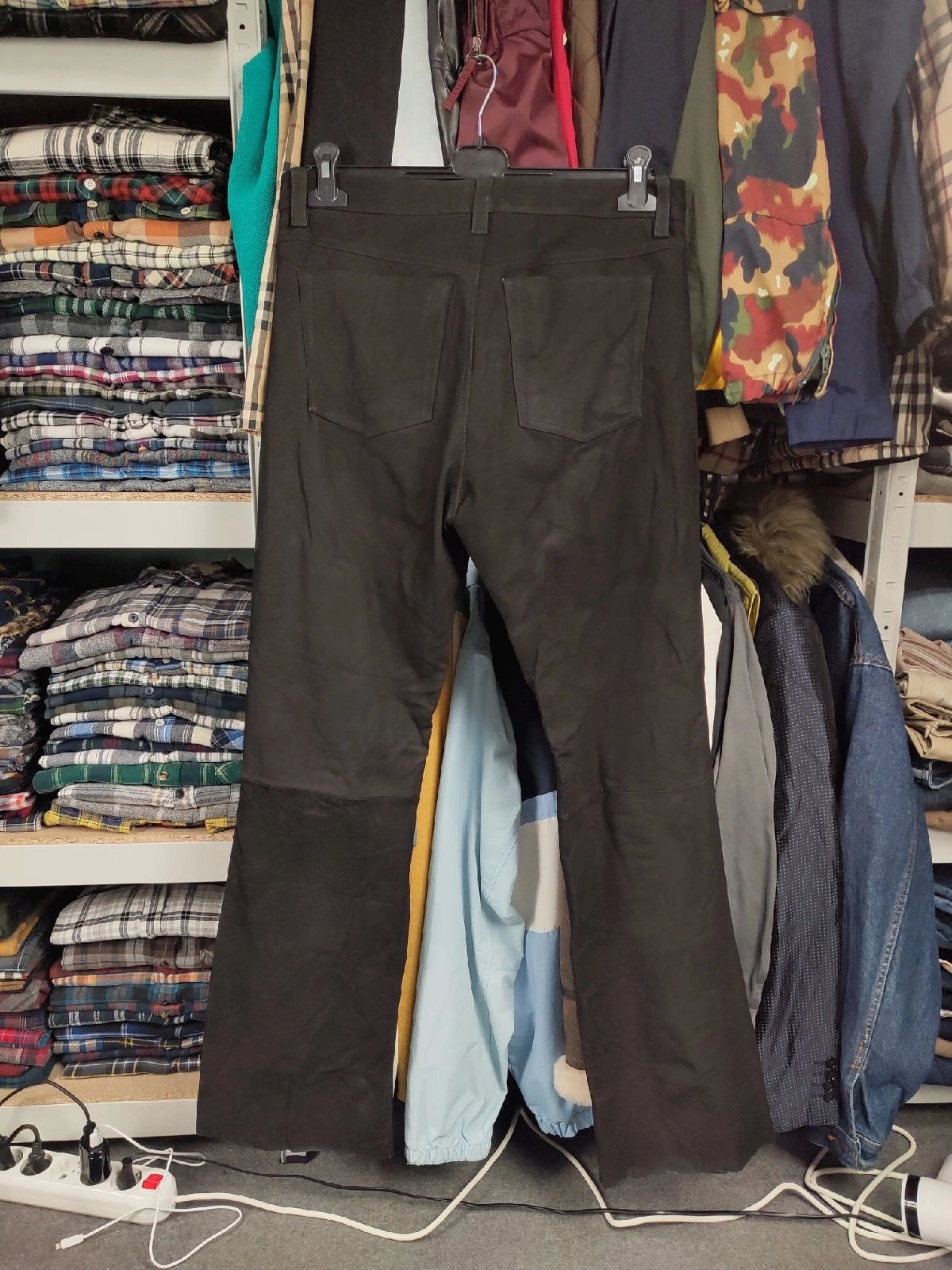 Japanese Brand Vintage Japanese Mens Genuine leather Black Pants Hype Size US 32 / EU 48 - 21 Thumbnail