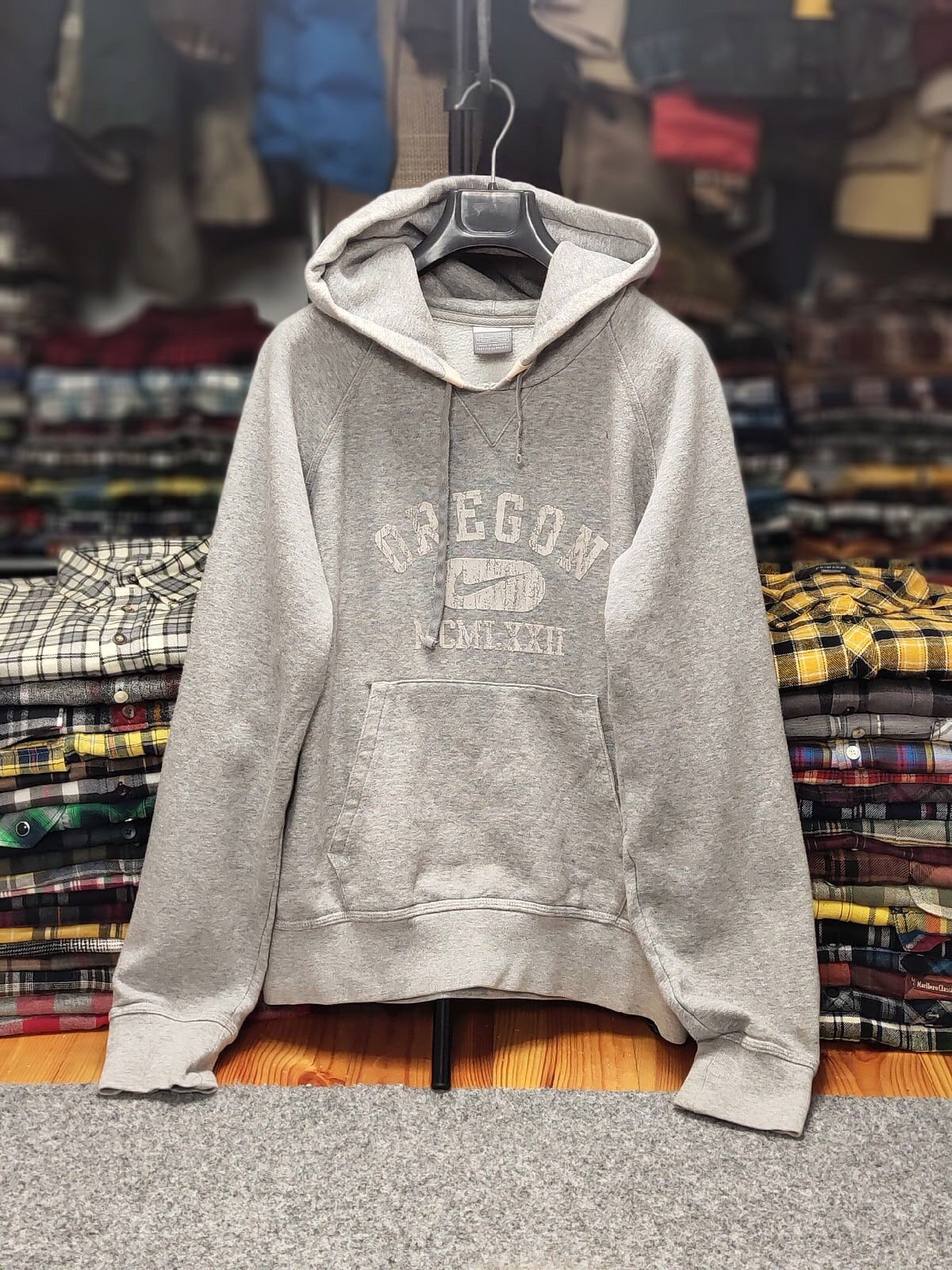 Nike Vintage 90s Nike USA Beaverton Oregon Gray Hoodie Size US S / EU 44-46 / 1 - 21 Thumbnail