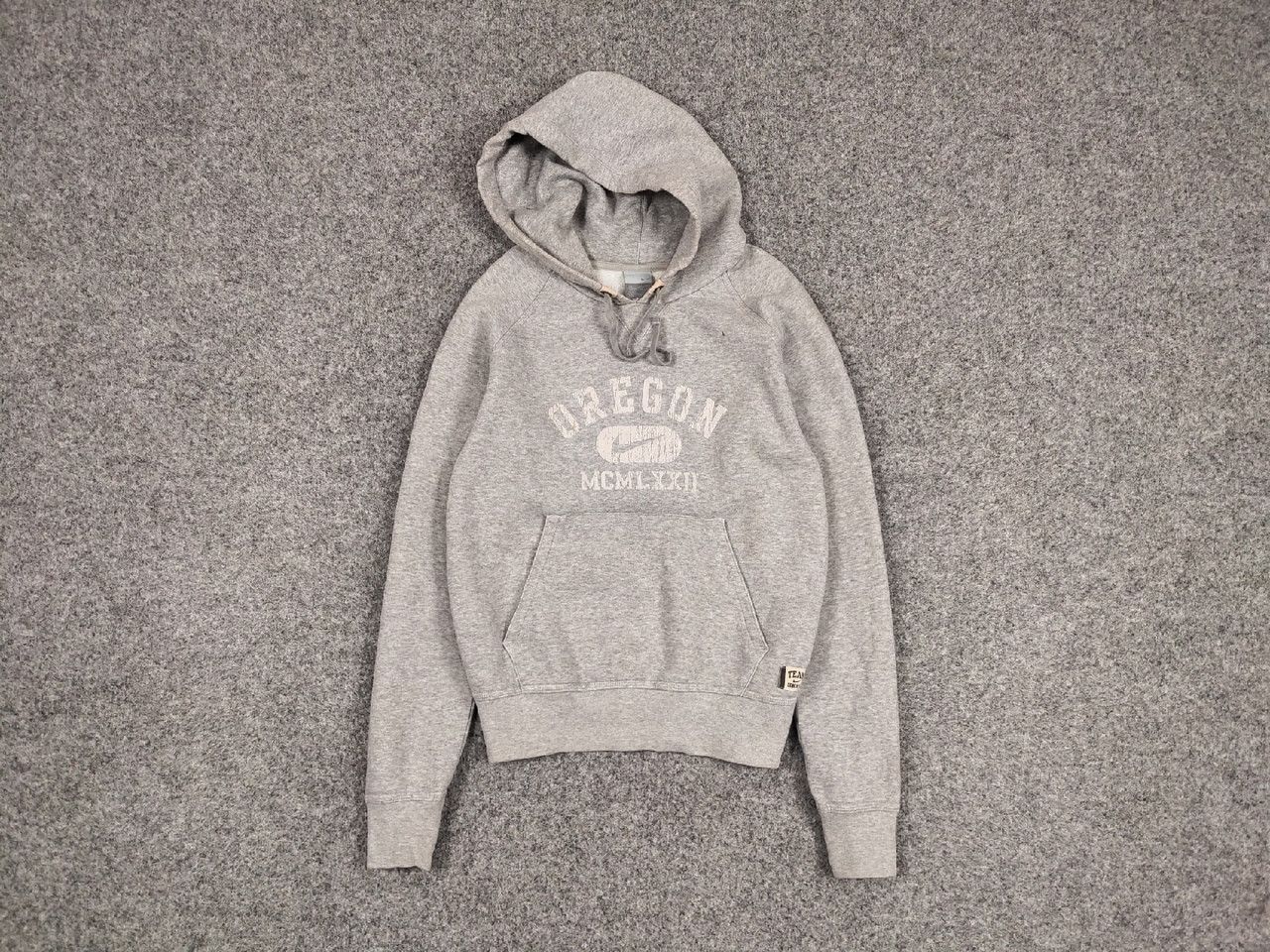Nike Vintage 90s Nike USA Beaverton Oregon Gray Hoodie Size US S / EU 44-46 / 1 - 1 Thumbnail