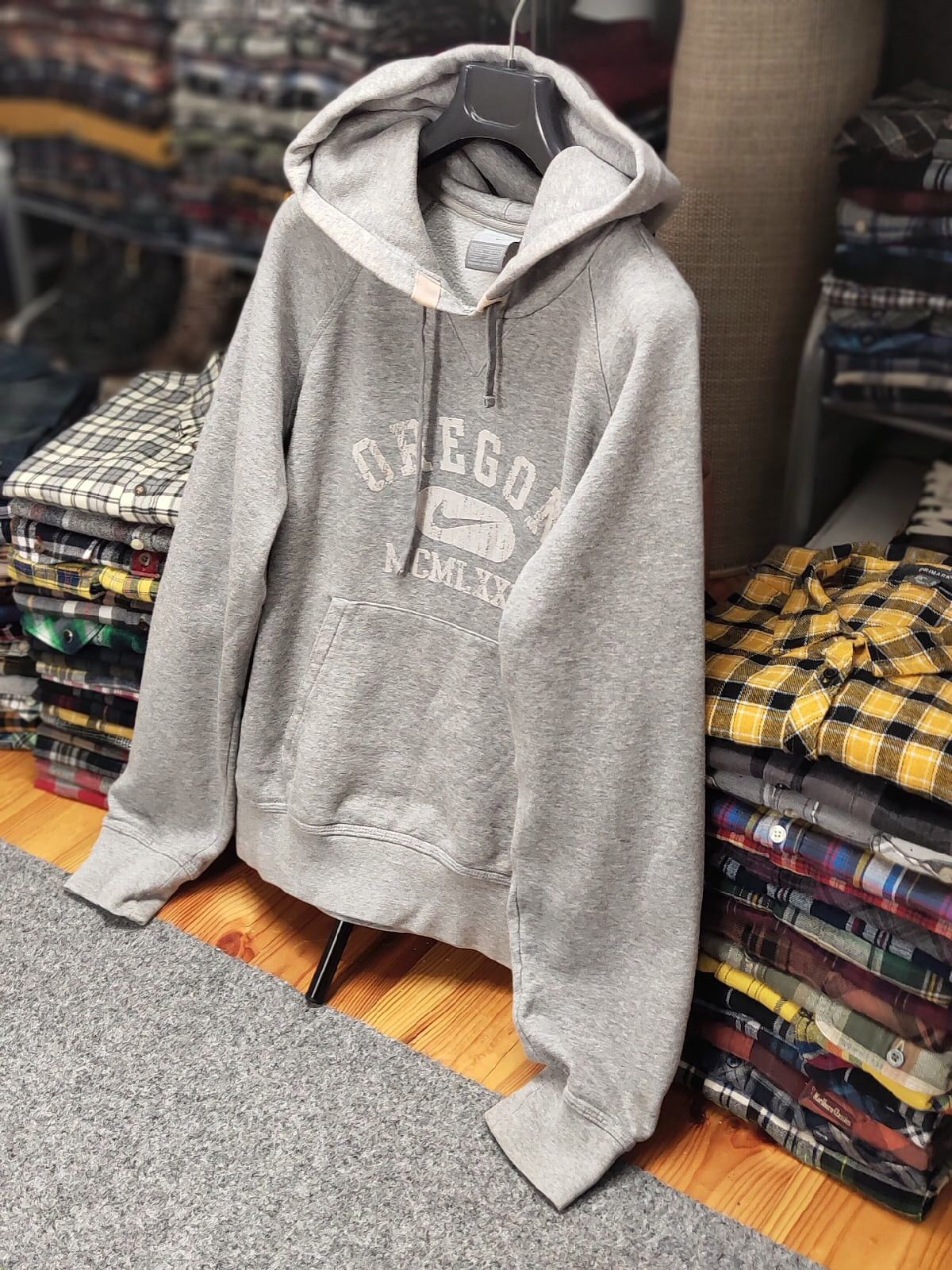 Nike Vintage 90s Nike USA Beaverton Oregon Gray Hoodie Size US S / EU 44-46 / 1 - 22 Thumbnail