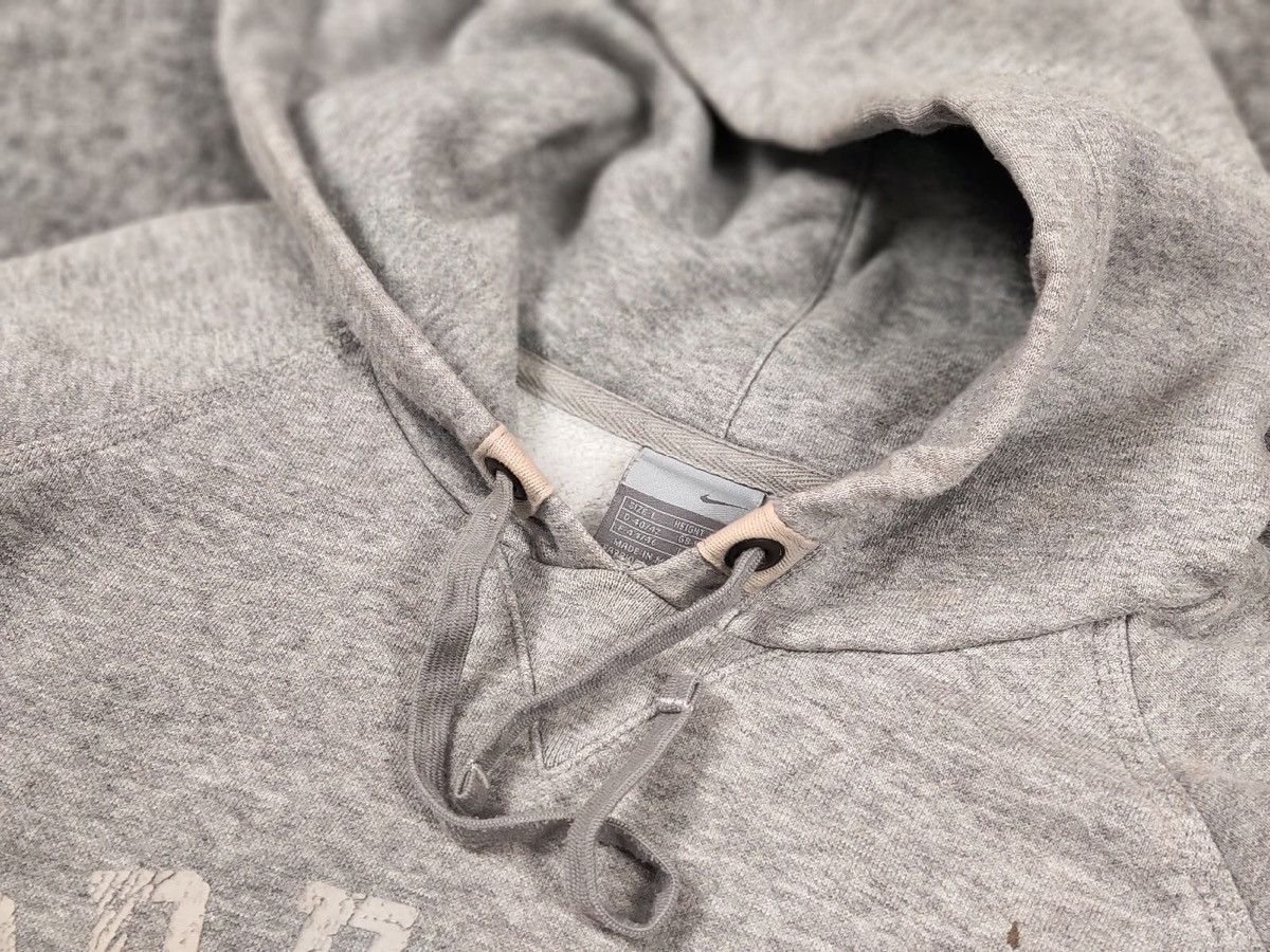 Nike Vintage 90s Nike USA Beaverton Oregon Gray Hoodie Size US S / EU 44-46 / 1 - 15 Thumbnail