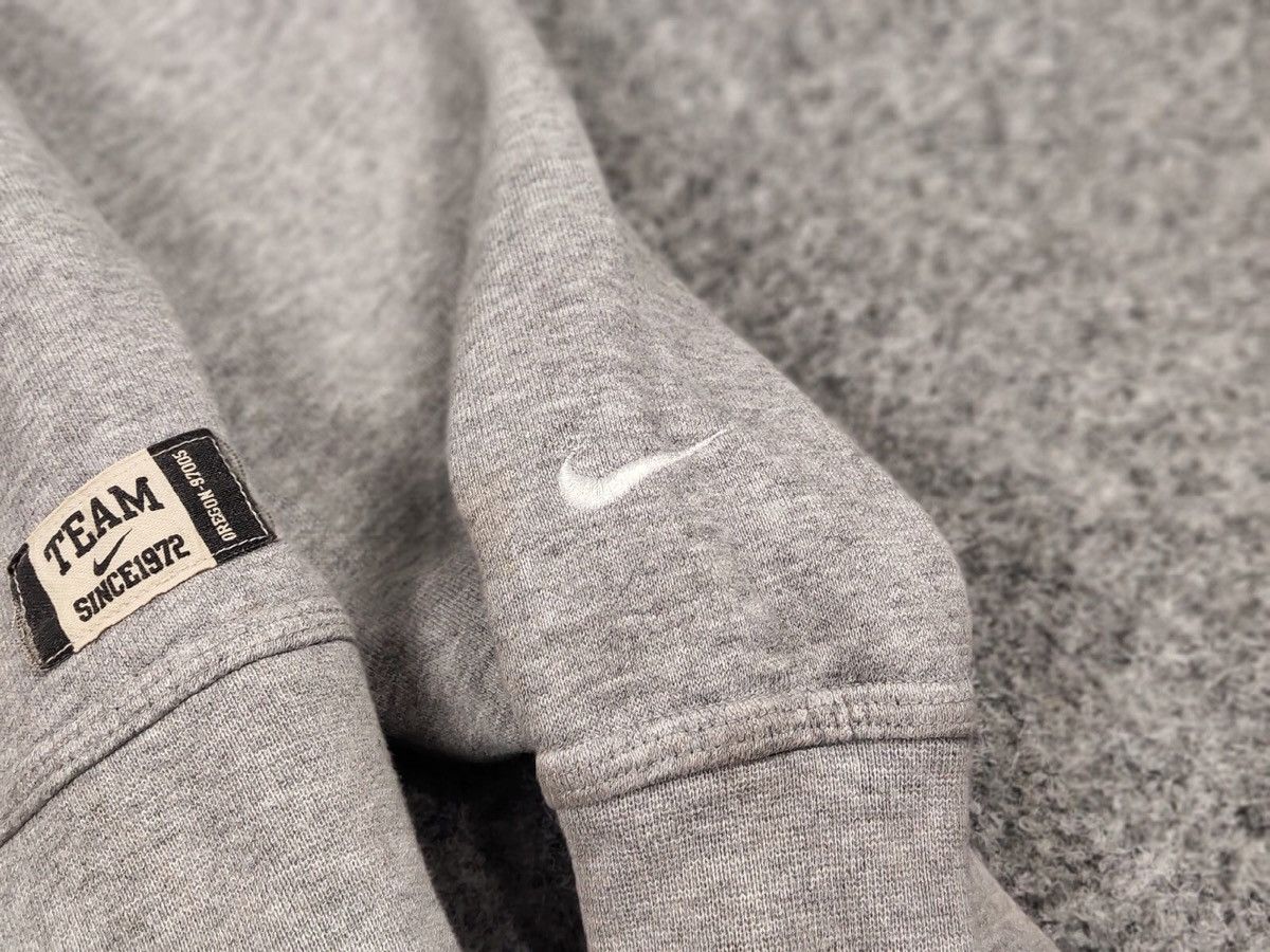 Nike Vintage 90s Nike USA Beaverton Oregon Gray Hoodie Size US S / EU 44-46 / 1 - 12 Thumbnail