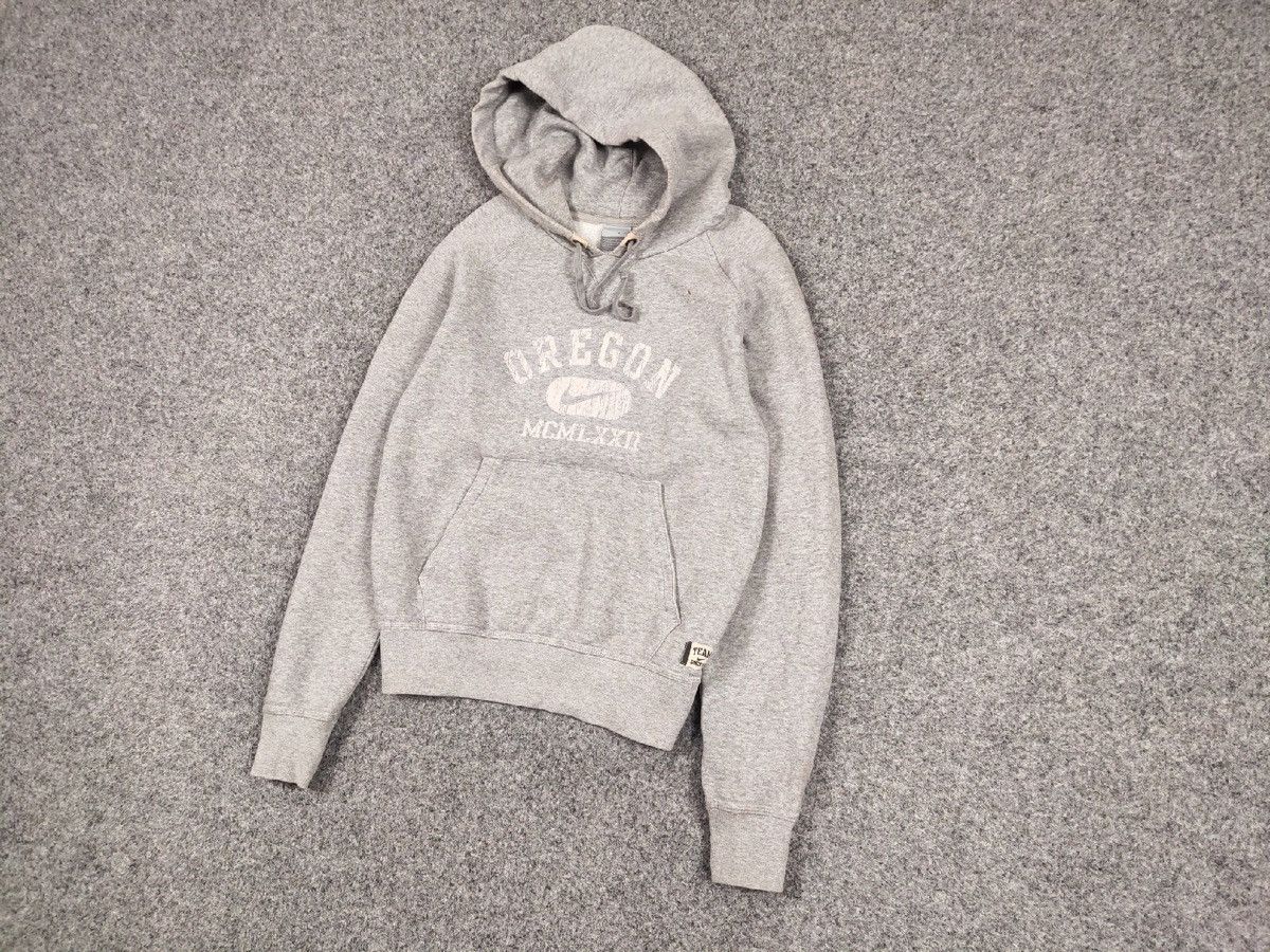 Nike Vintage 90s Nike USA Beaverton Oregon Gray Hoodie Size US S / EU 44-46 / 1 - 3 Thumbnail